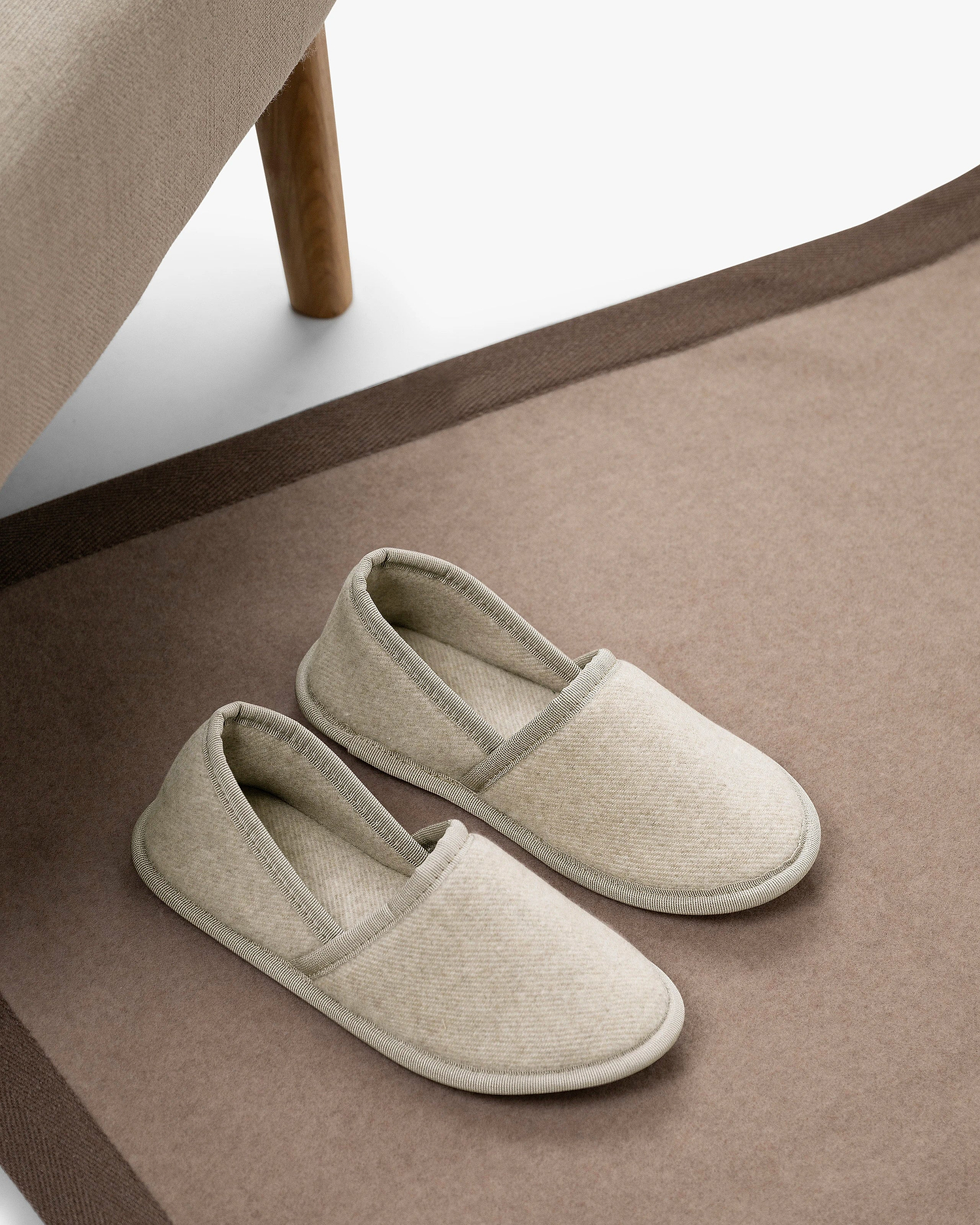 Kumo Slippers - Beige Cashmere