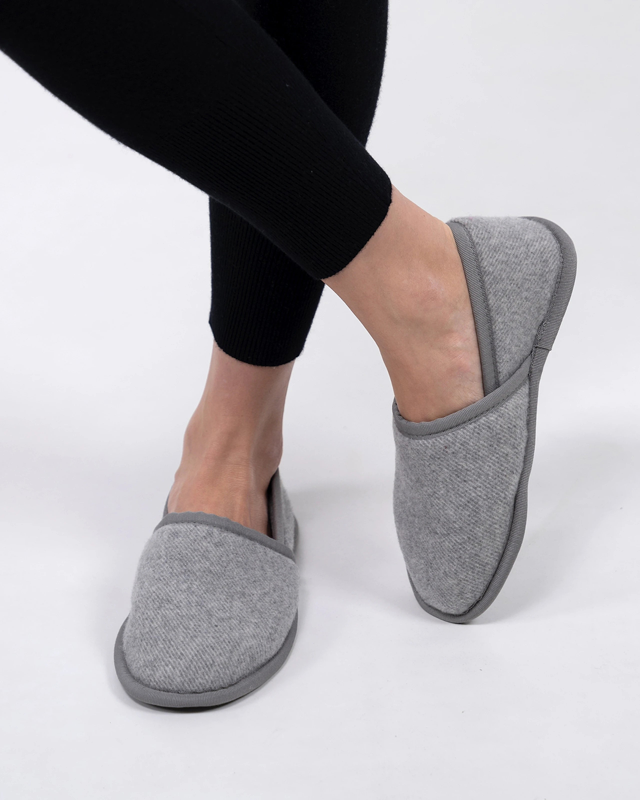 Kumo Cashmere Slippers - Grey | MaisonCashmere display picture 3