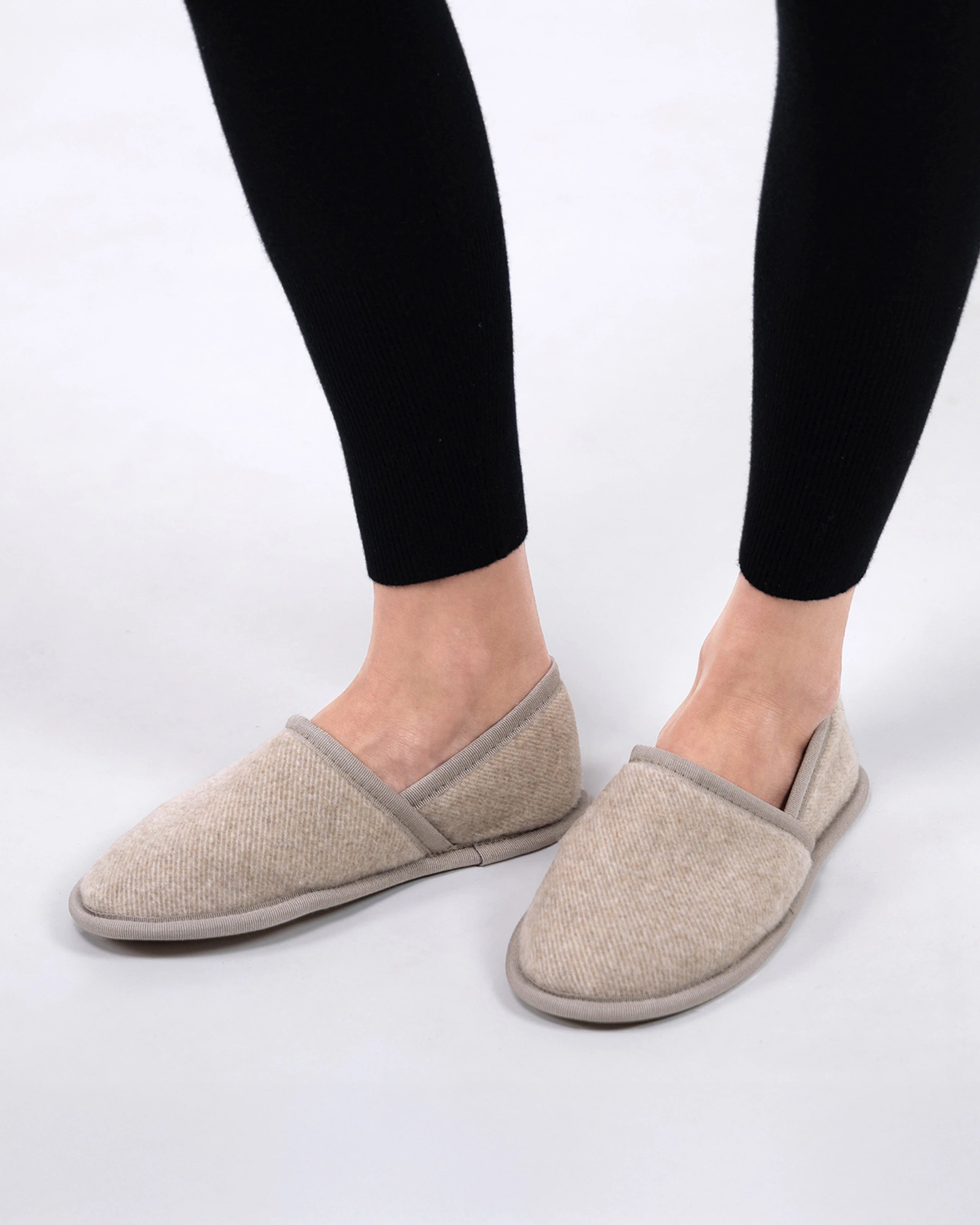 Kumo Slippers - Beige Cashmere