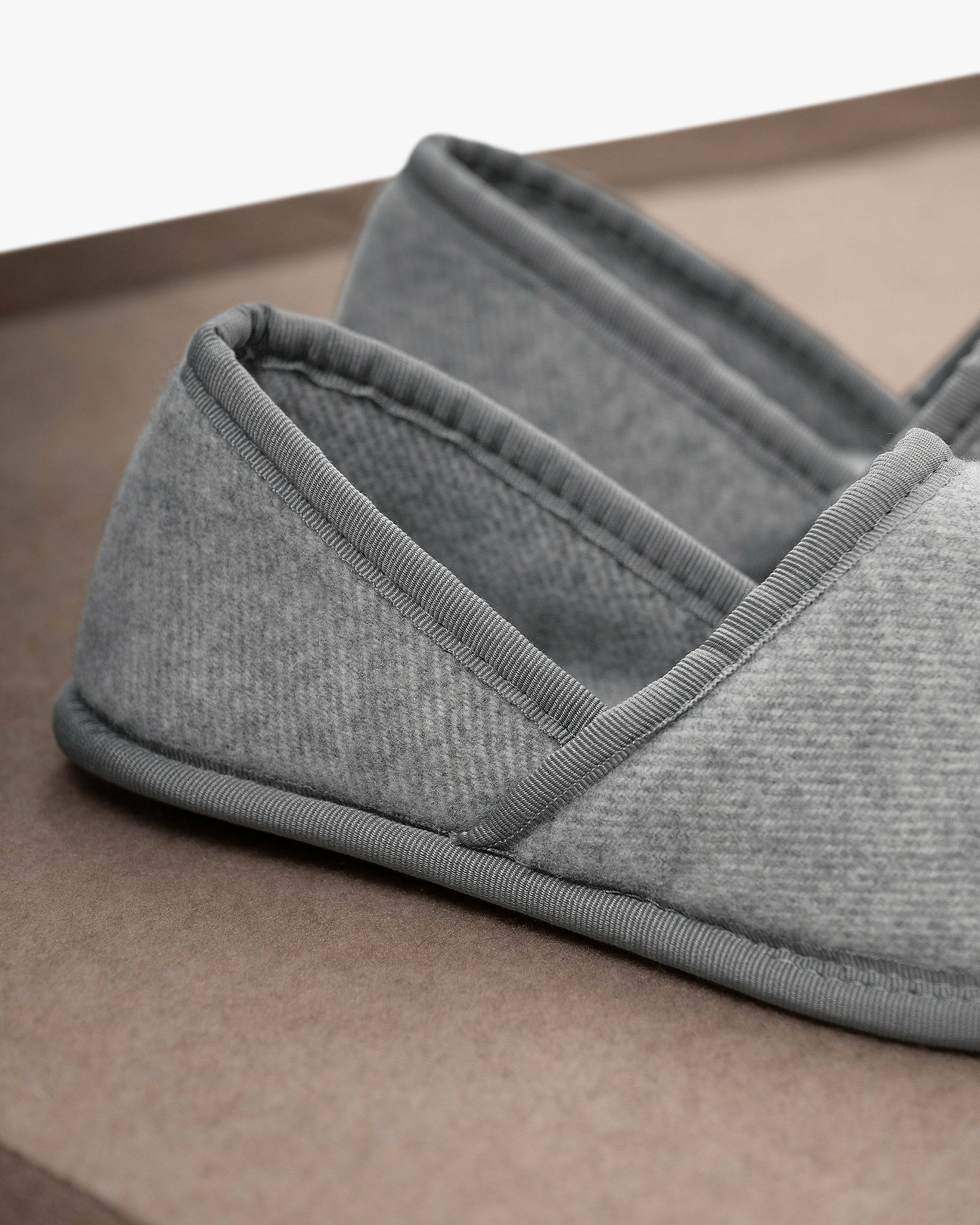 N. PEAL 100% Cashmere Women’s Slippers Fumo Gray EU 39-40 US 9-9.5 Women main image 4