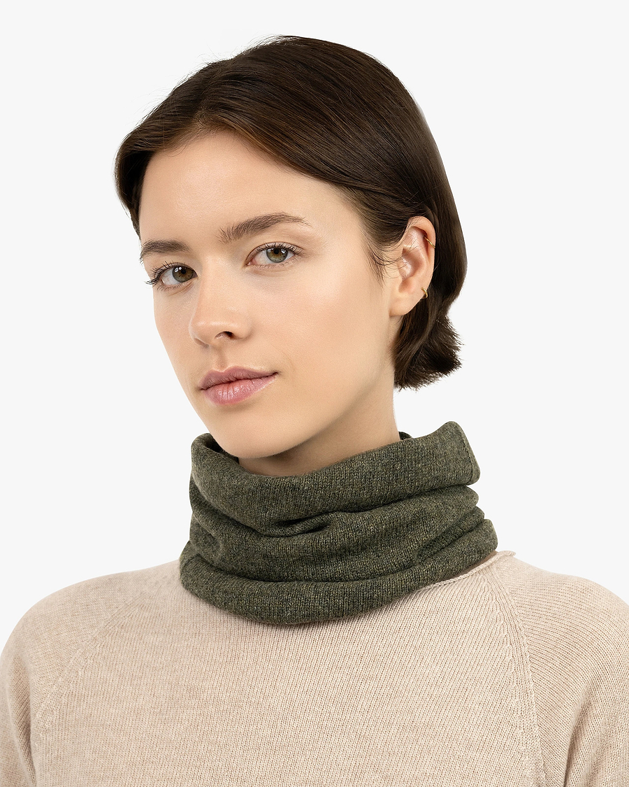Essential Neck Warmer - Green Cashmere