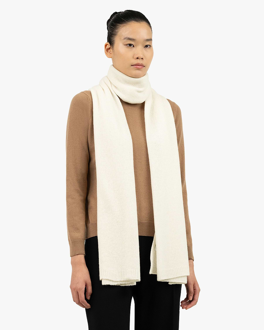 Sciarpa in maglia a trecce di misto cashmere - Crema - DONNA | H&M IT Sciarpa in maglia a trecce di misto cashmere - Crema - DONNA | H&M IT