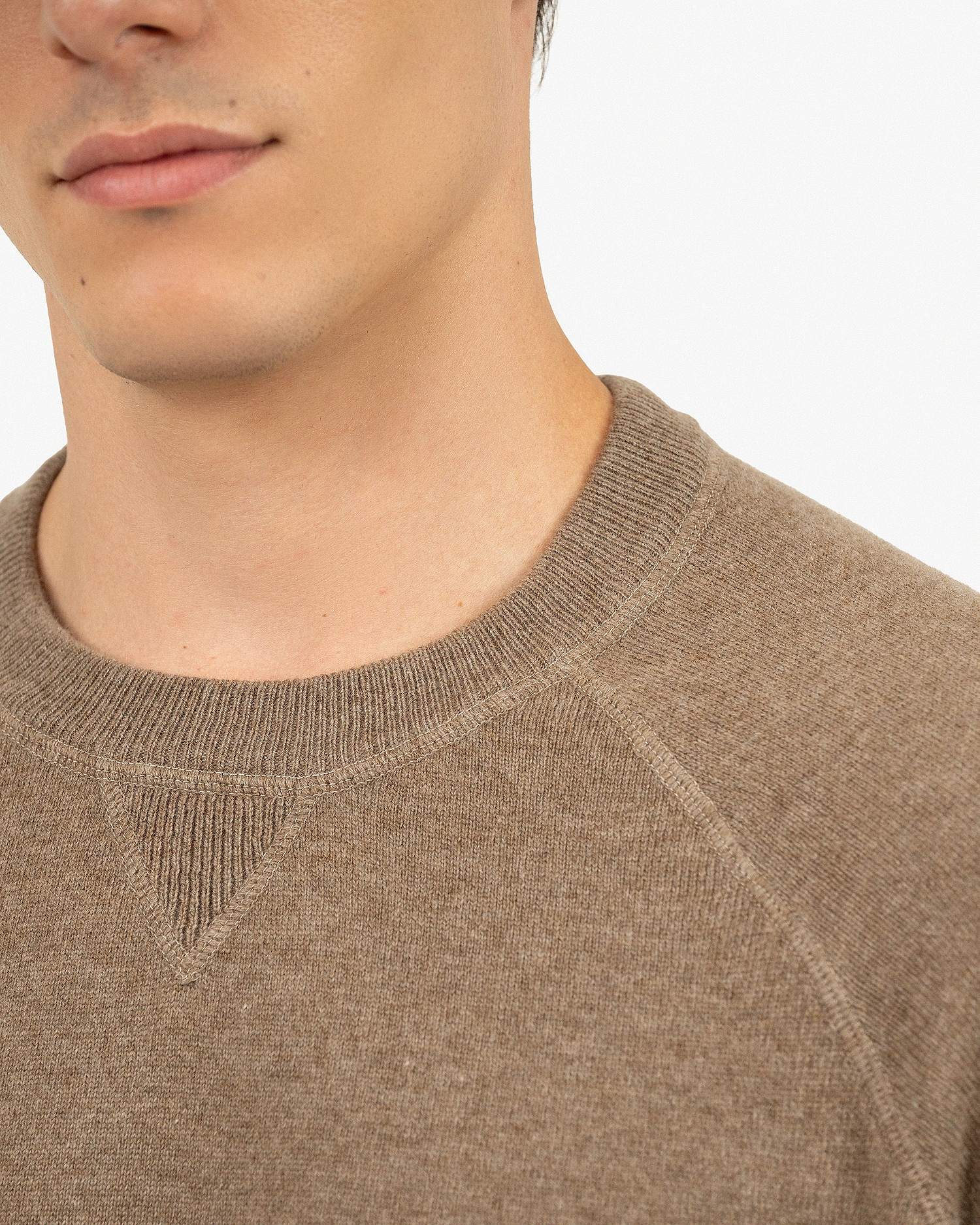 Men's Arcore Raglan Crew Neck Sweater - Light Brown Cashmere