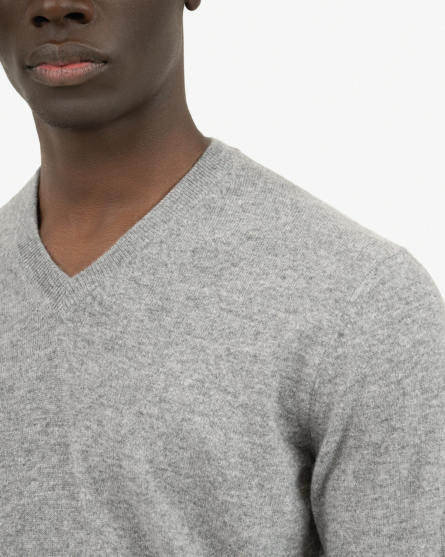 Men's Classic V-Neck Sweater - Medium Grey Cashmere