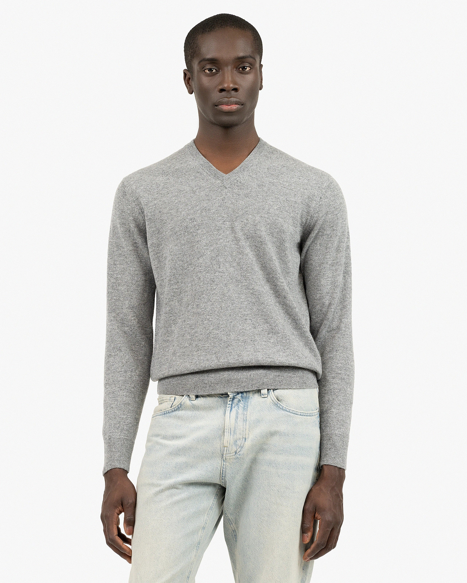 Men's Classic V-Neck Sweater - Medium Grey Cashmere