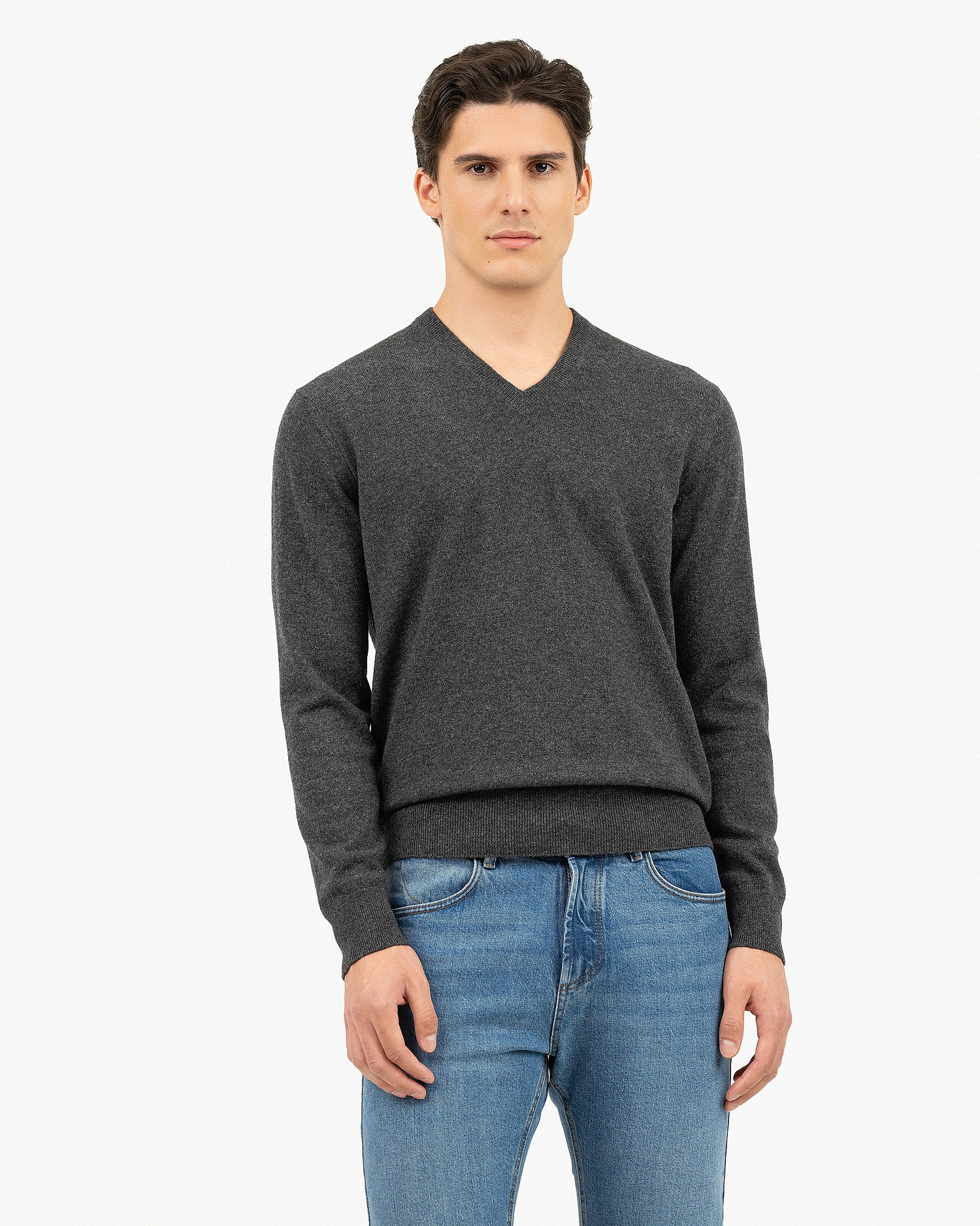 Men's Classic V-Neck Sweater - Charcoal Cashmere