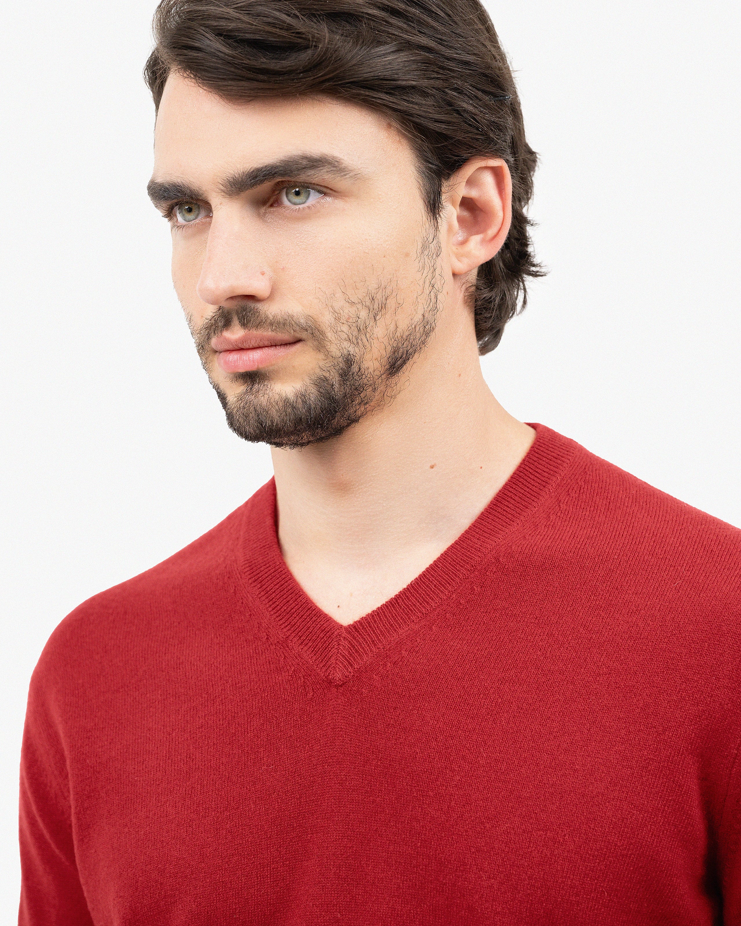 Men's Classic V-Neck Sweater - Red Cashmere