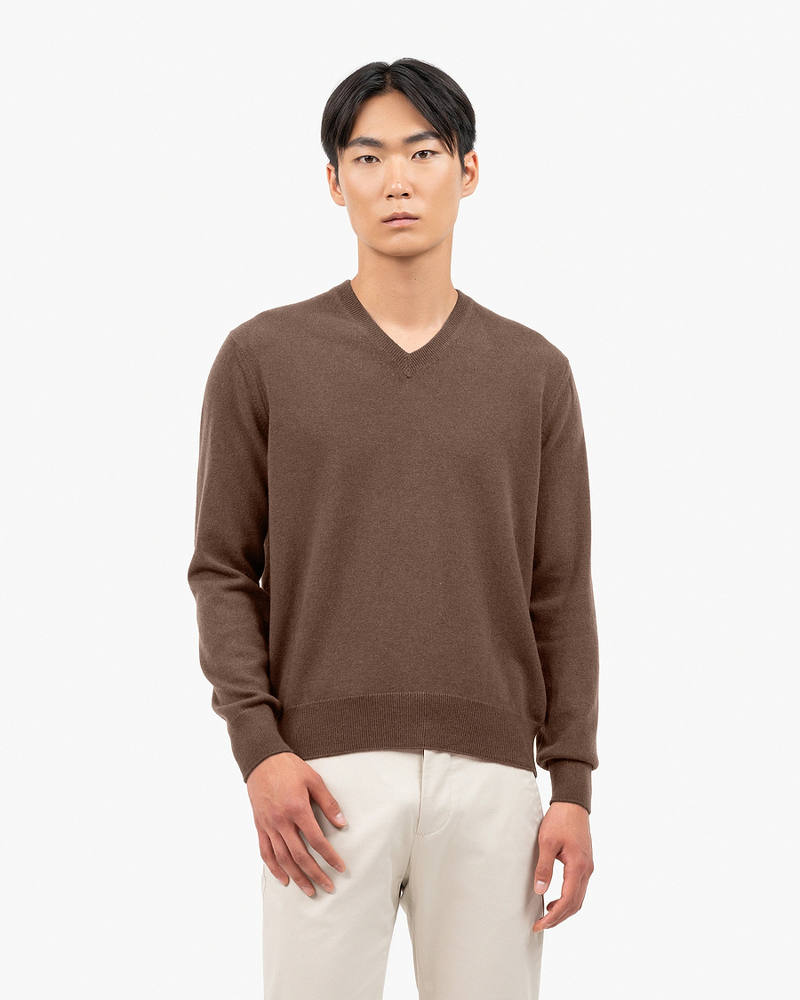 Men's Classic V-Neck Sweater - Brown Cashmere