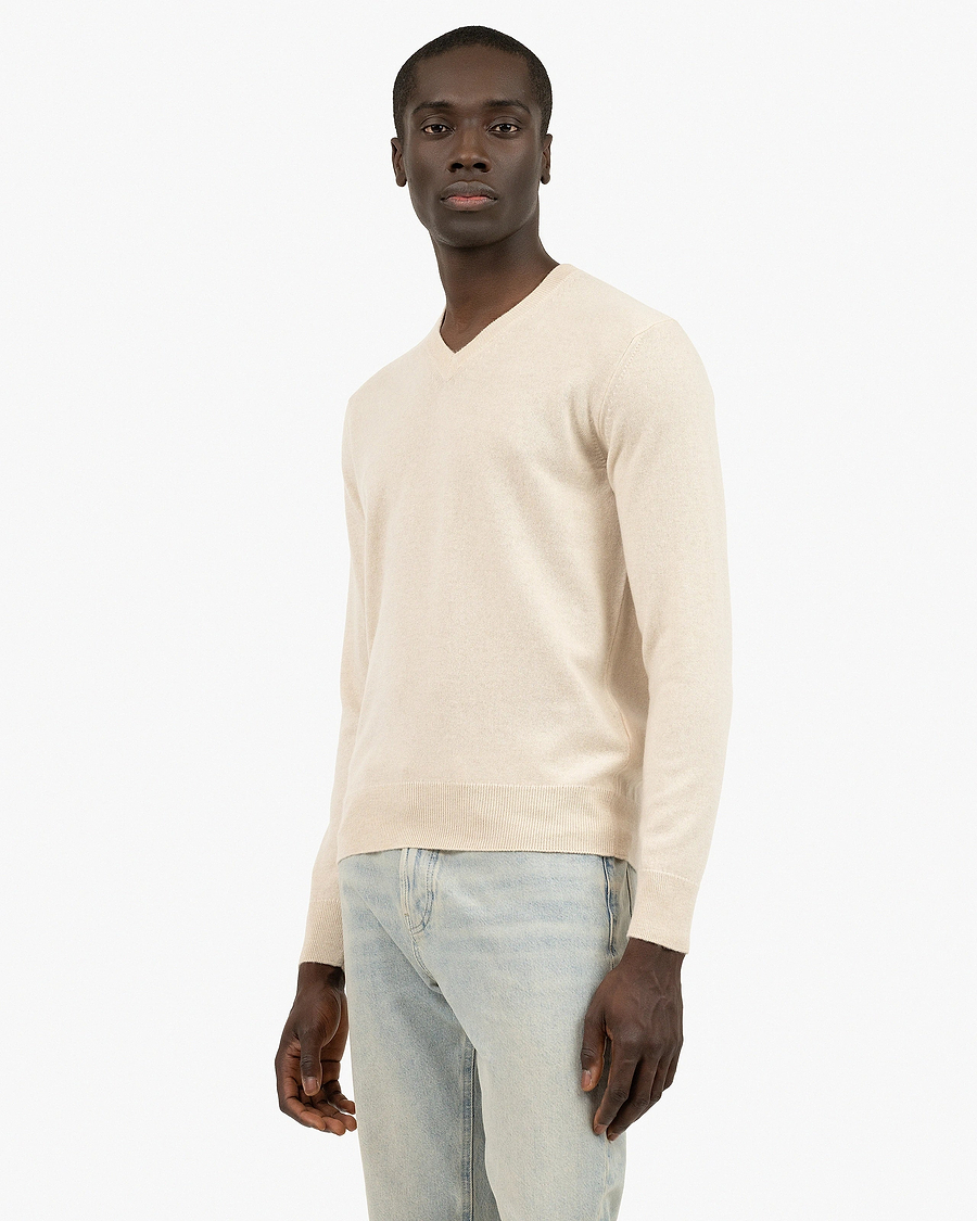 Men's Classic V-Neck Sweater - Light Beige Cashmere
