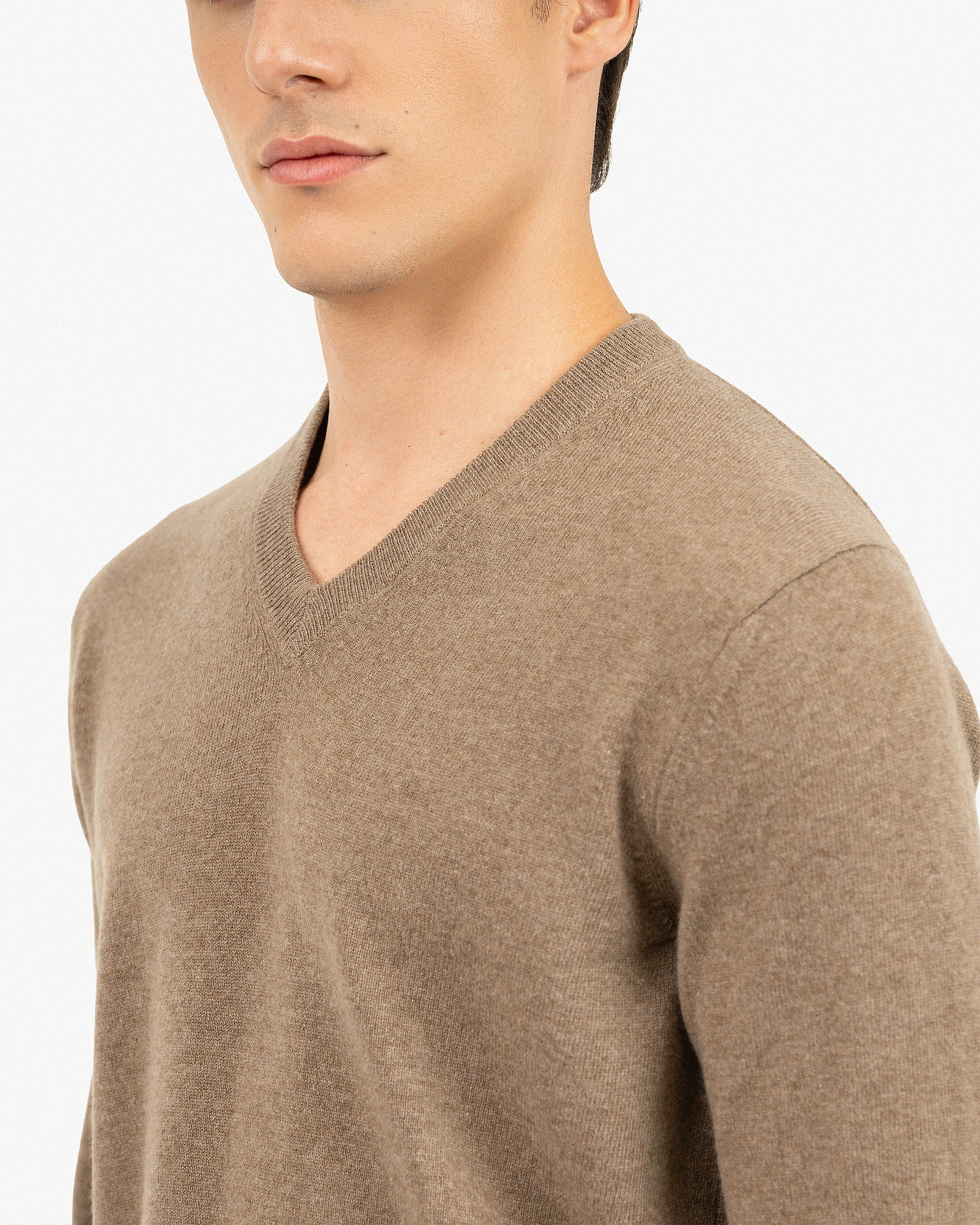 Men's Classic V-Neck Sweater - Light Brown Cashmere