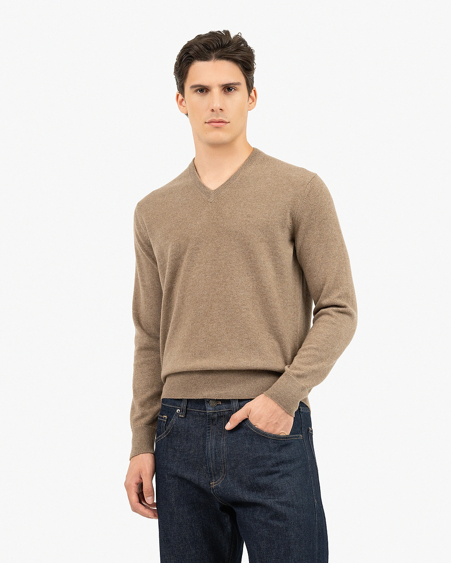 Men's Classic V-Neck Sweater - Light Brown Cashmere