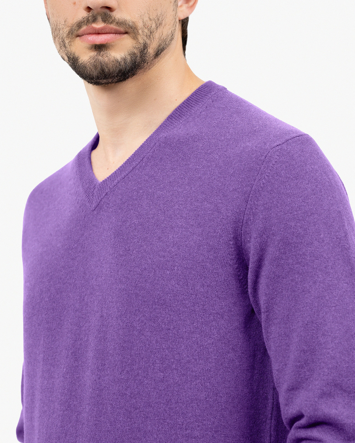 Men's Classic V-Neck Sweater - Purple Cashmere