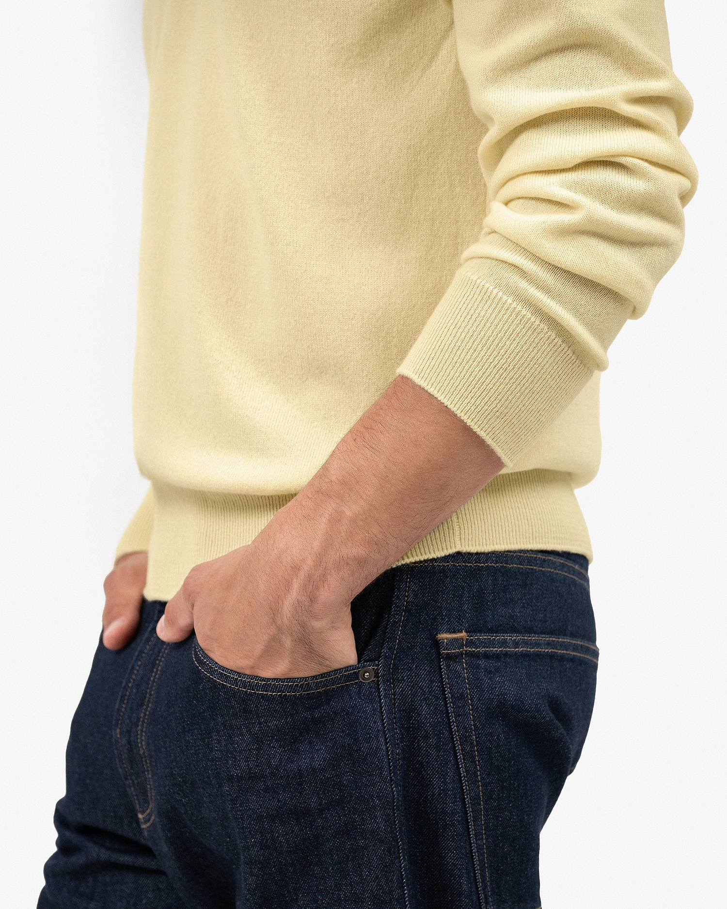 Men's Classic V-Neck Sweater - Yellow Cashmere