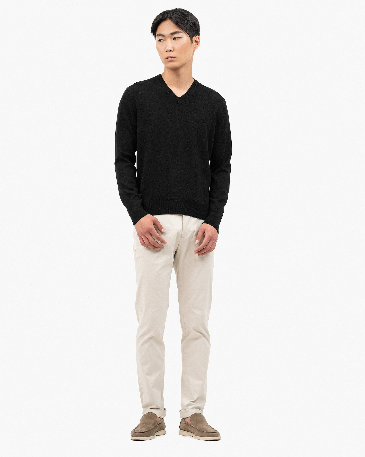 Men's Classic V-Neck Sweater - Black Cashmere