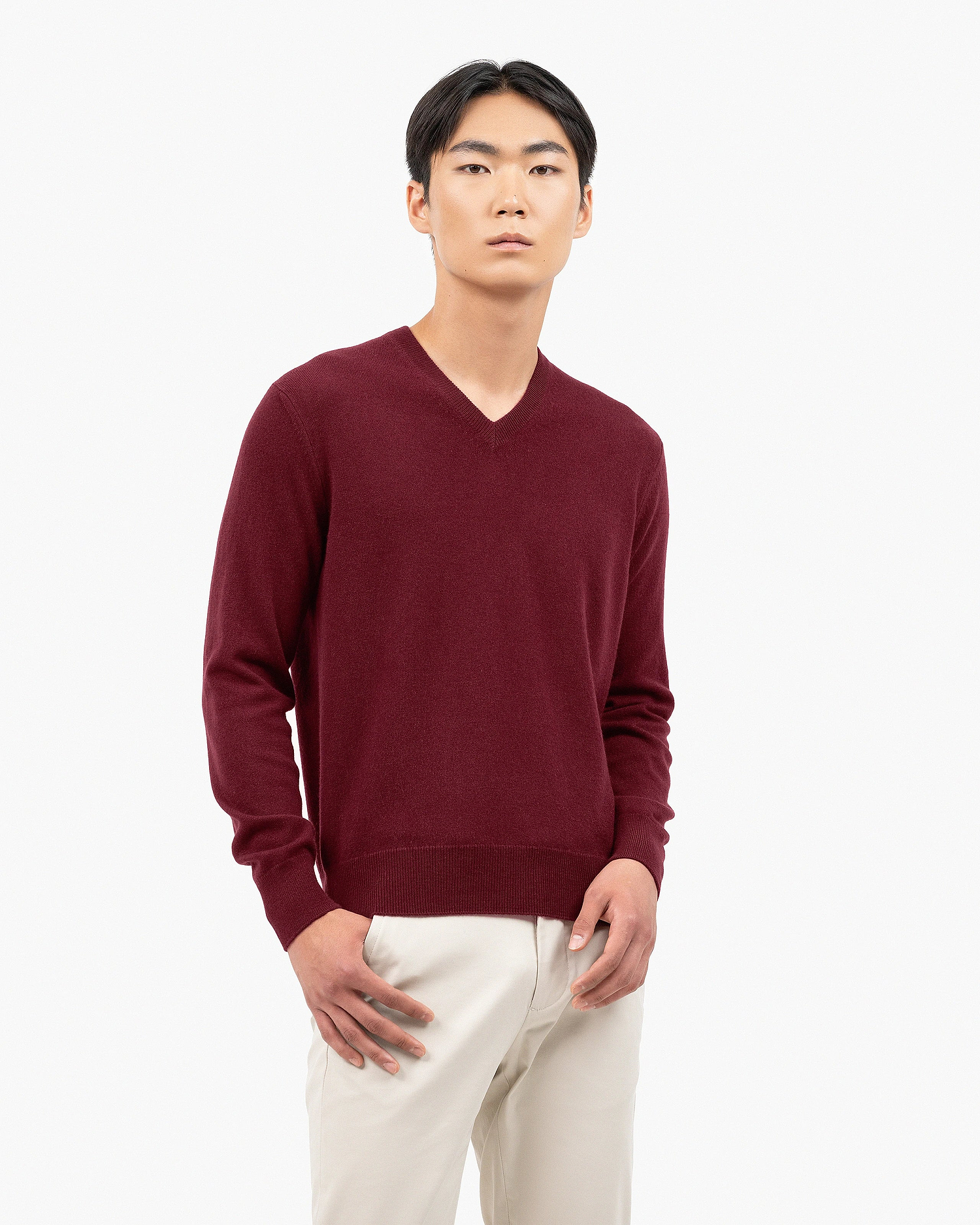 Men's Classic V-Neck Sweater - Bordeaux Cashmere
