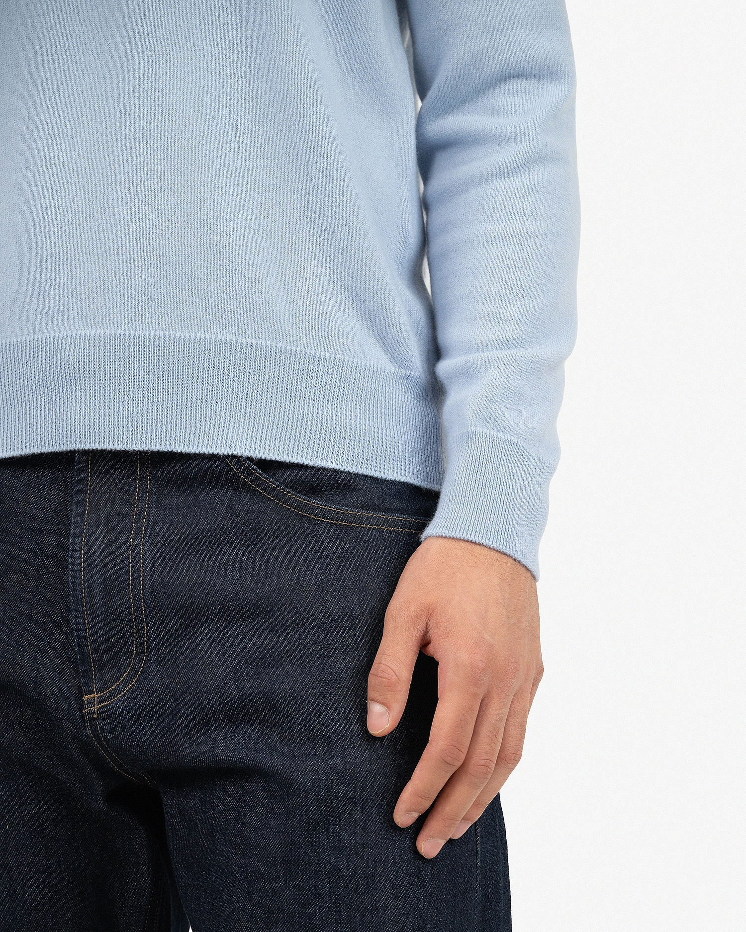 Men's Classic V-Neck Sweater - Light Blue Cashmere