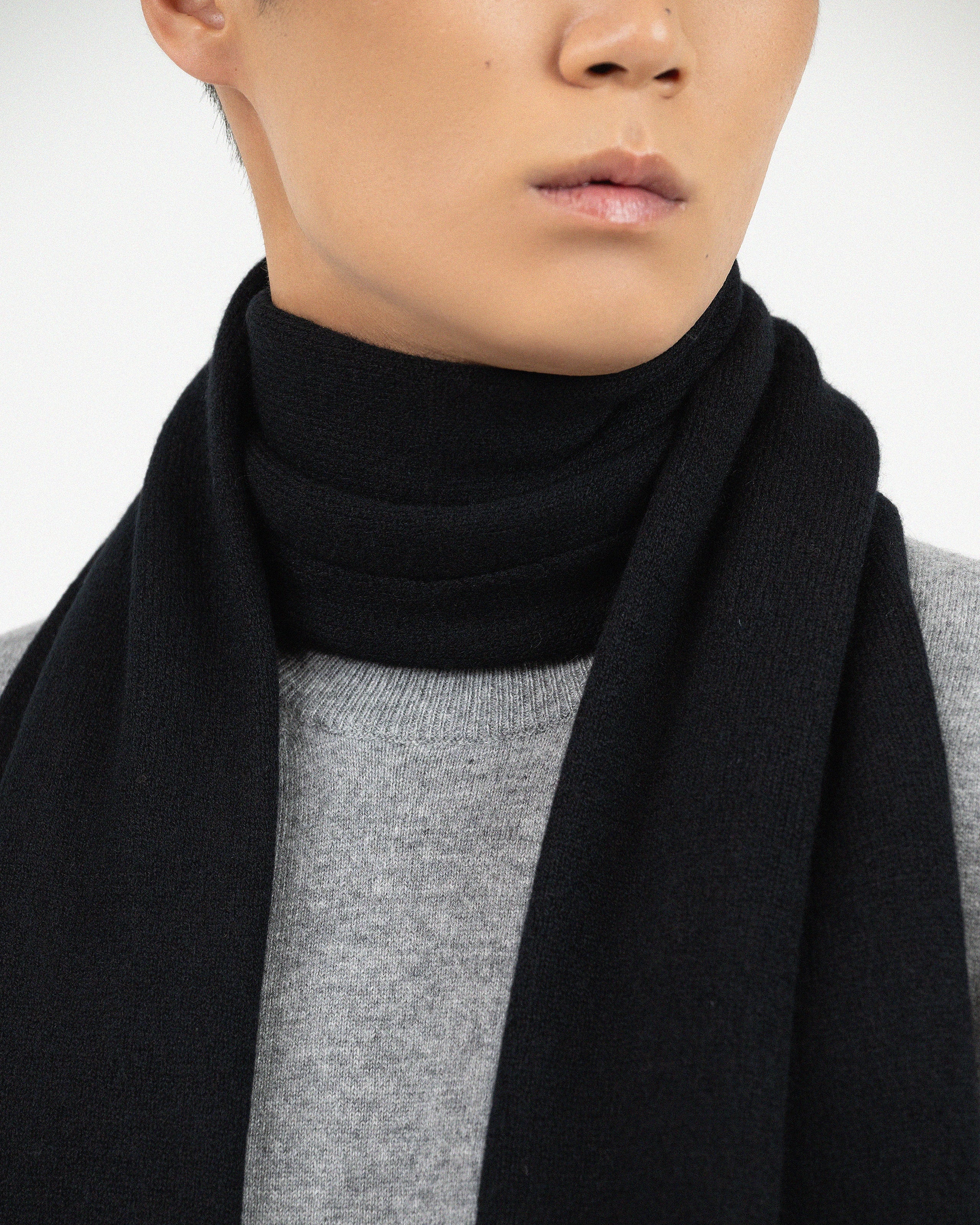 Men's Essential Maxi Scarf - Black Cashmere