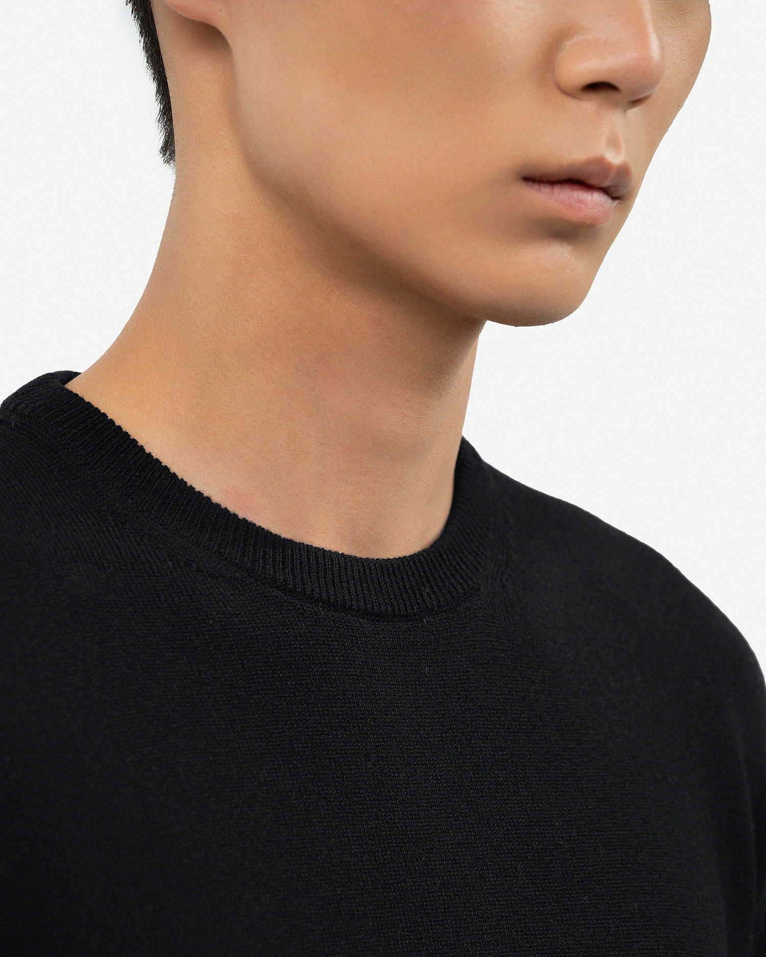 Men's Saxon Crew Neck Sweater - Black Merino