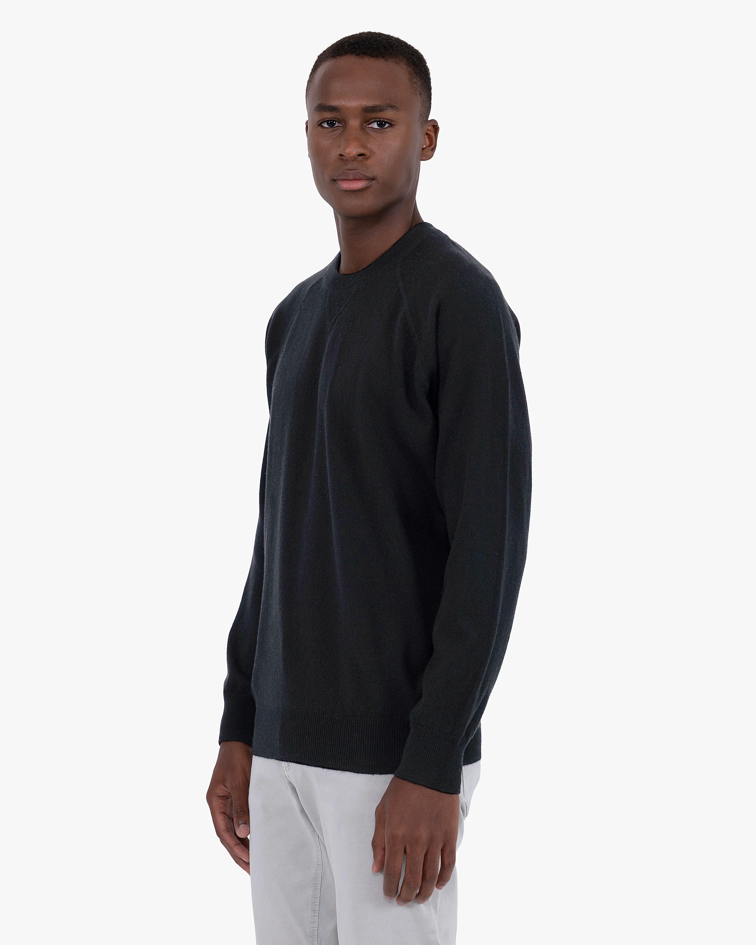 Men's Saxon Raglan Crew Neck Sweater - Black Merino