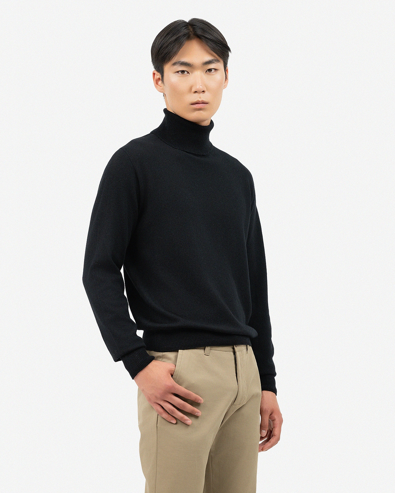 Men's Saxon Merino Turtleneck Sweater - Black | MaisonCashmere