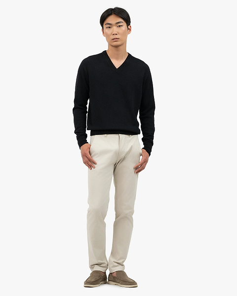 Men's Saxon V-Neck Sweater - Black Merino