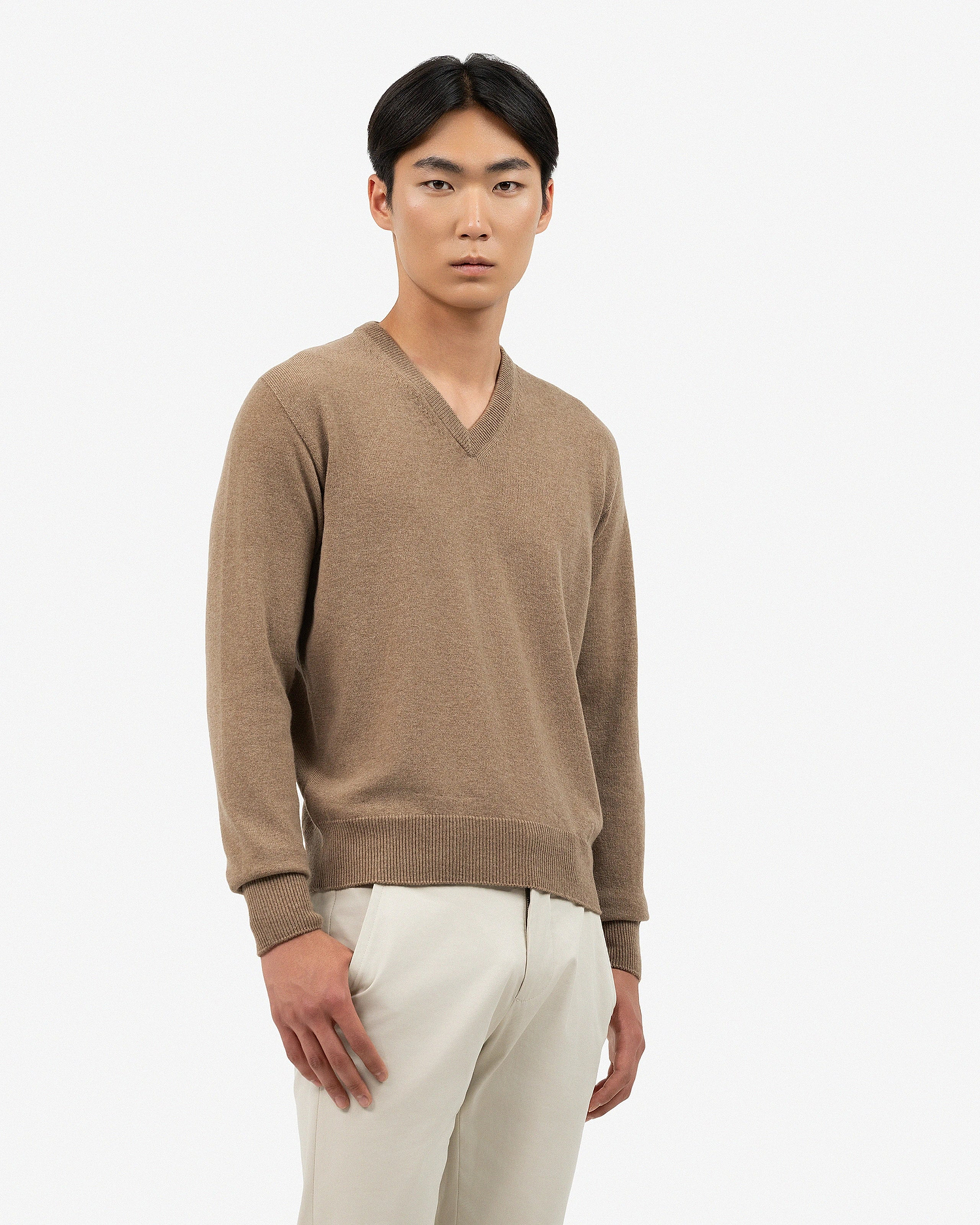 Men's Saxon V-Neck Sweater - Hazelnut Merino