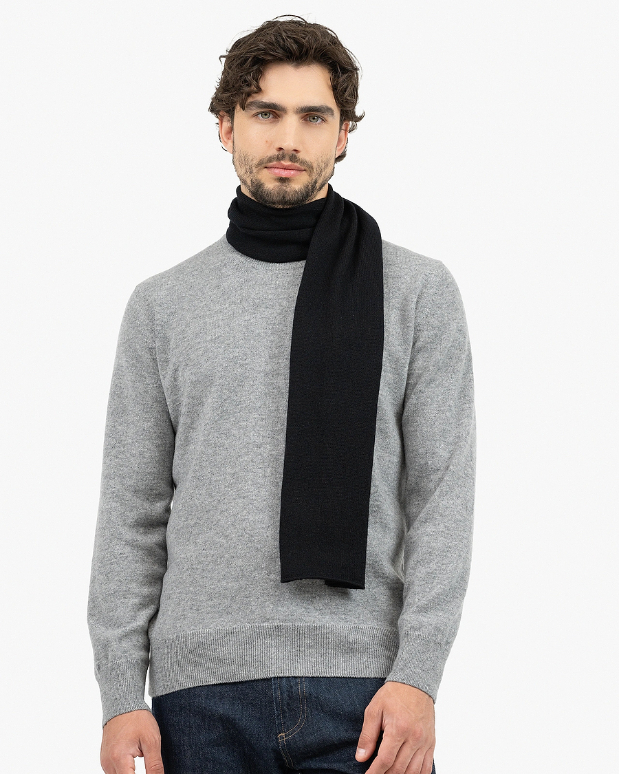Men's Essential Scarf - Black Cashmere