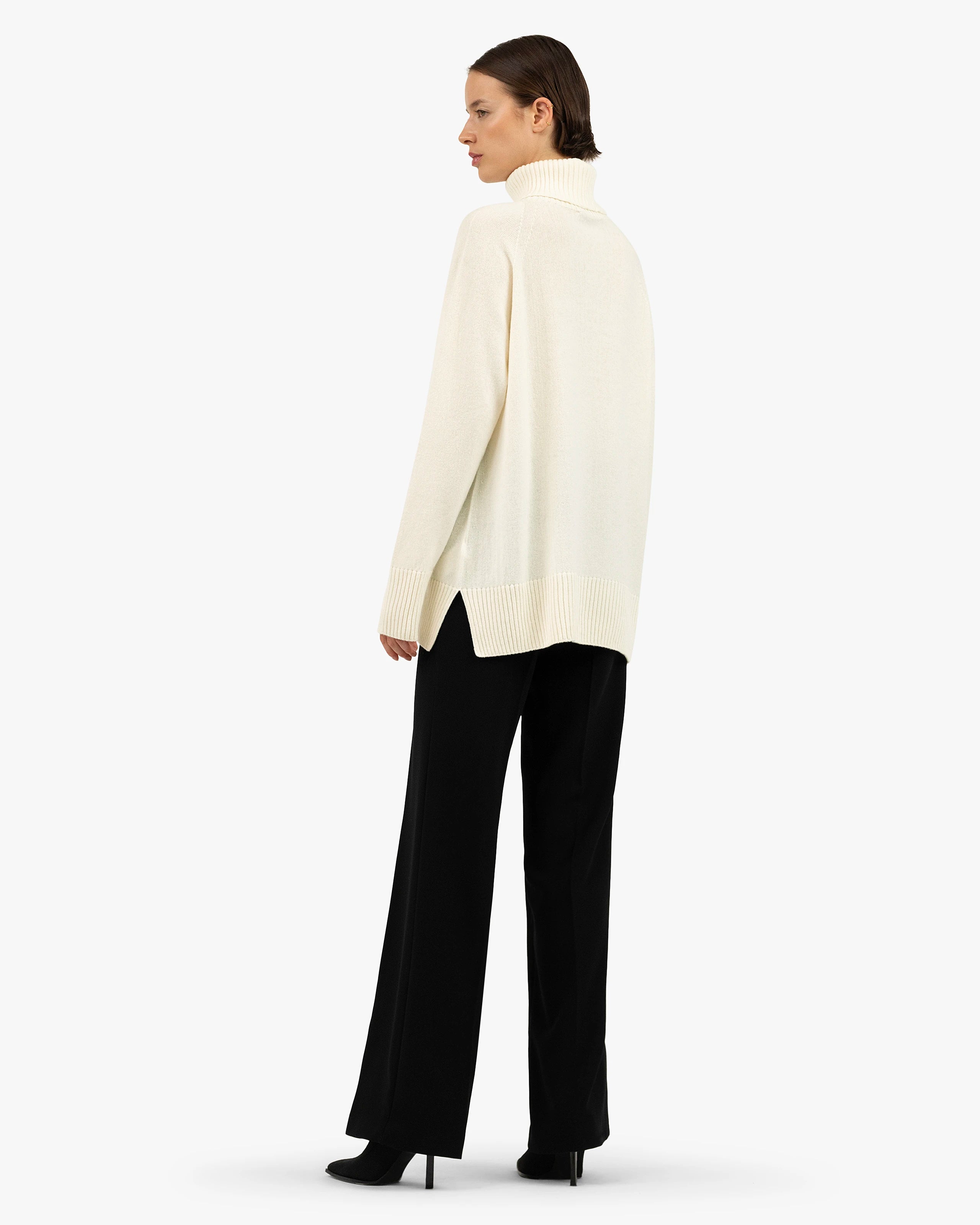 Mosel Maxi Turtleneck Sweater - White Cashmere
