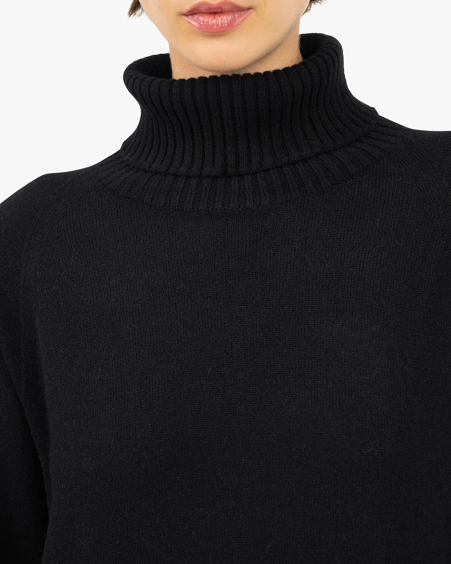 Mosel Maxi Turtleneck Sweater - Black Cashmere