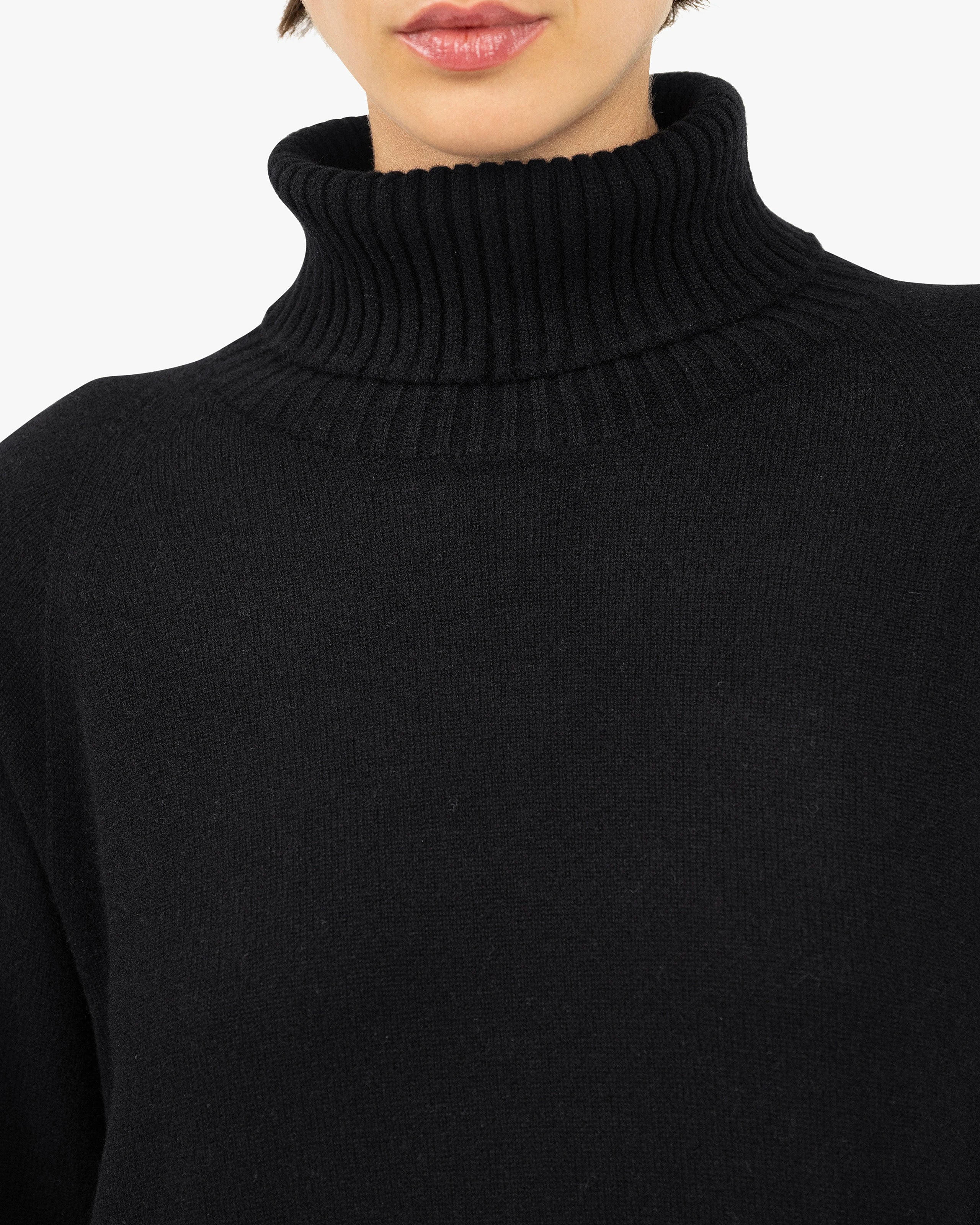 Mosel Maxi Turtleneck Sweater - Black Cashmere