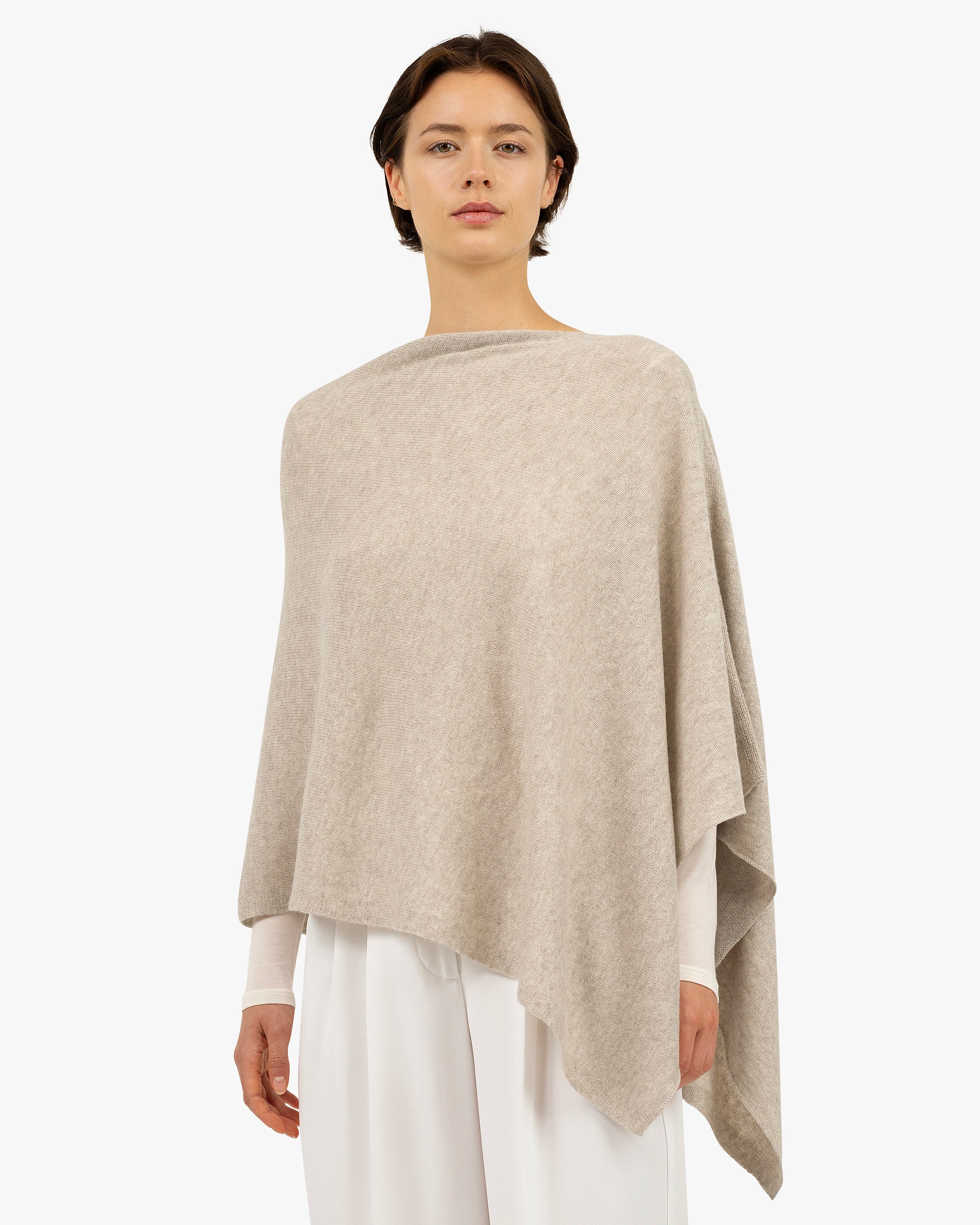Essential Poncho - Beige Cashmere