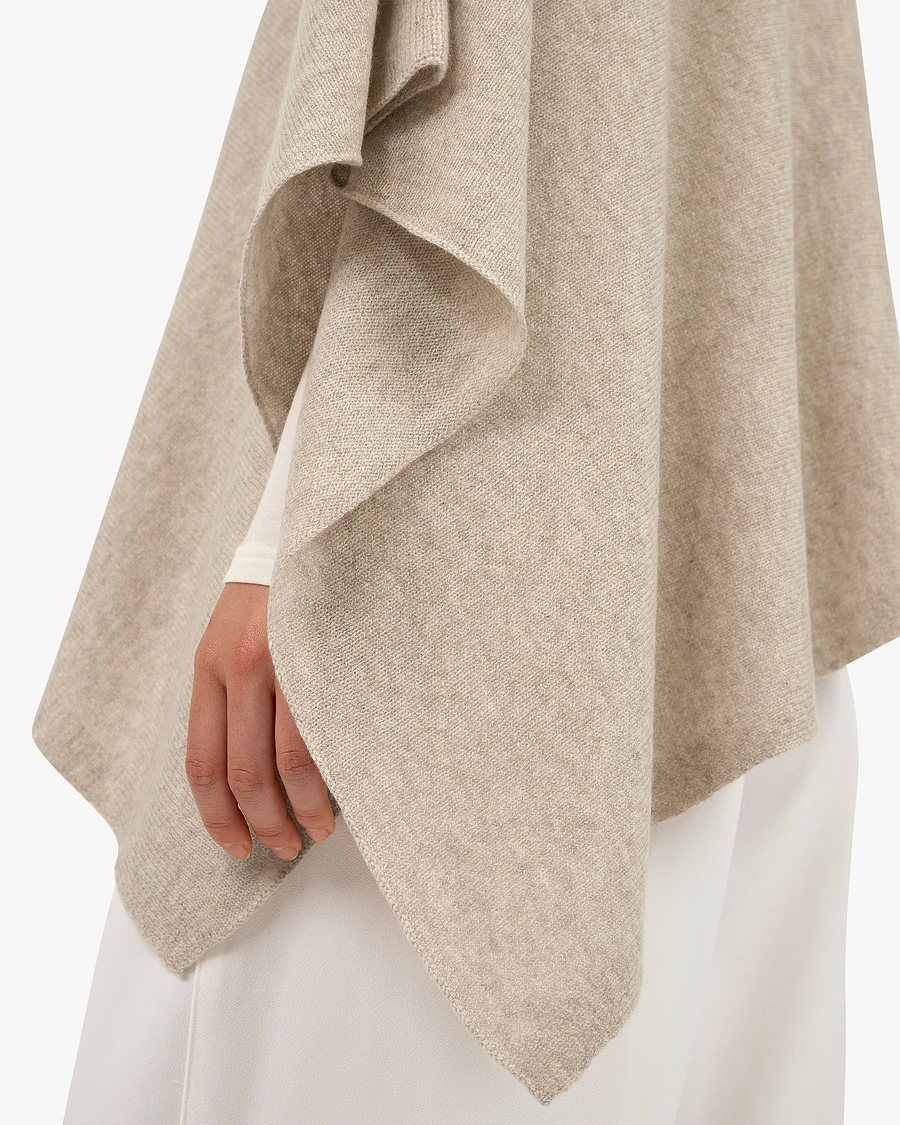 Essential Poncho - Beige Cashmere