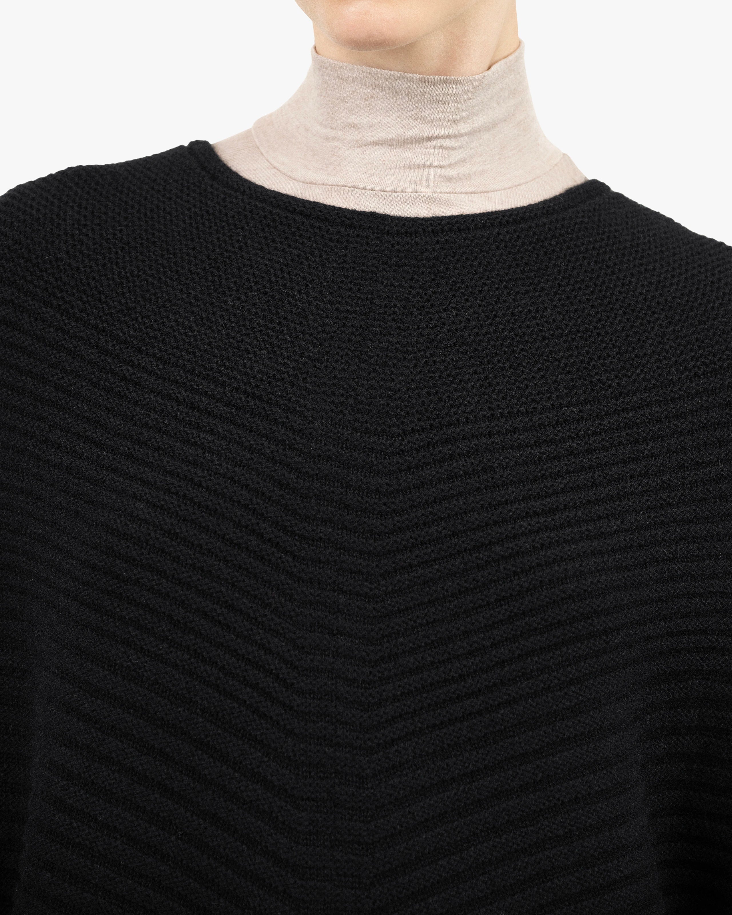 Sorbonne Poncho - Black Cashmere