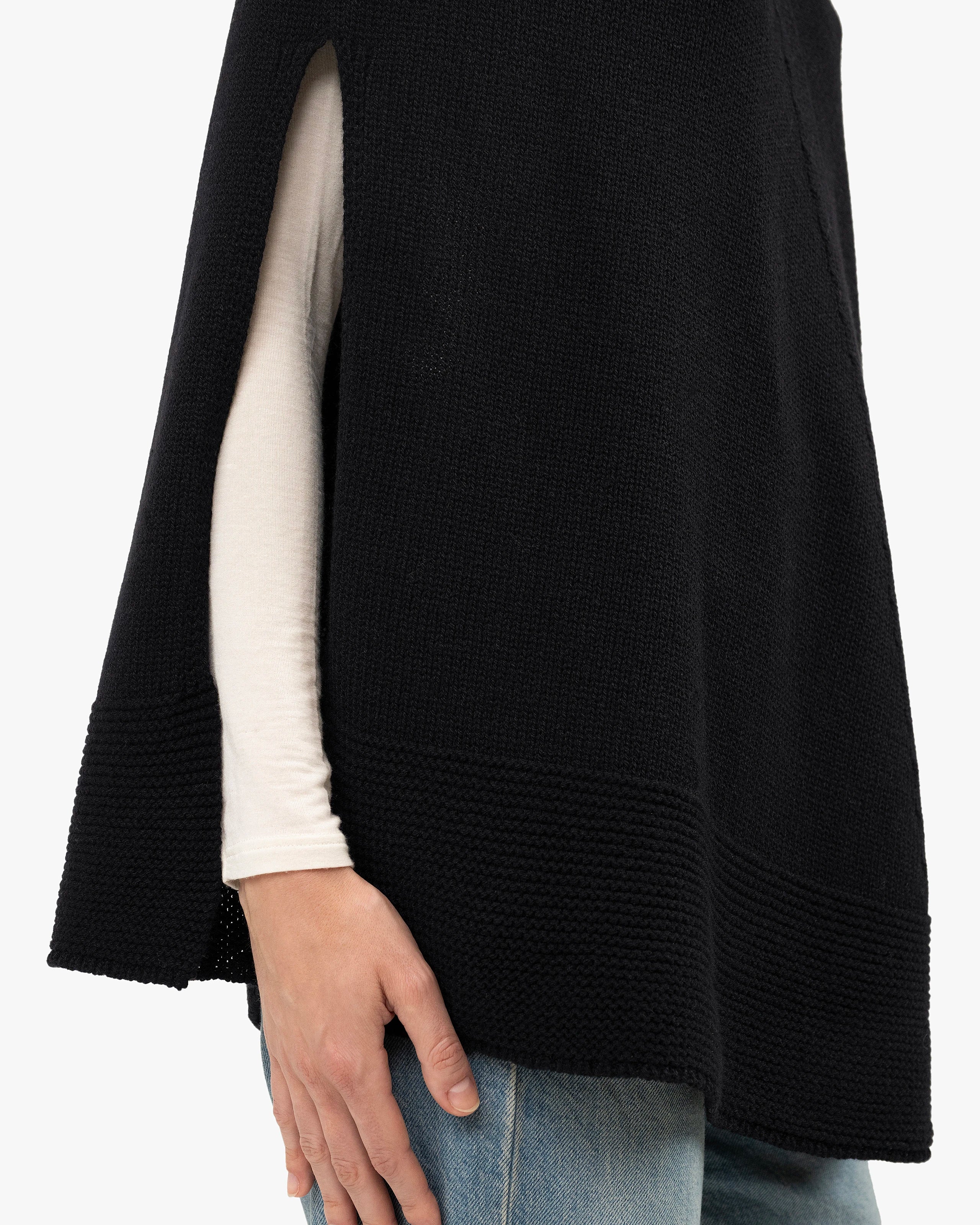 Selva Poncho - Black Cashmere