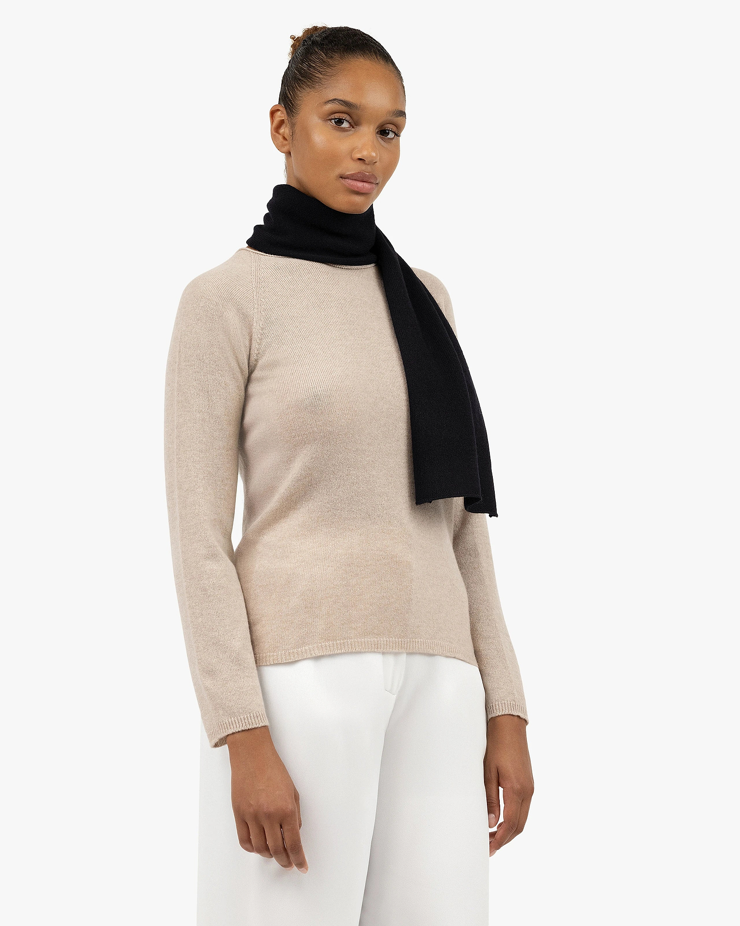 Women's Essential Scarf - Black Cashmere