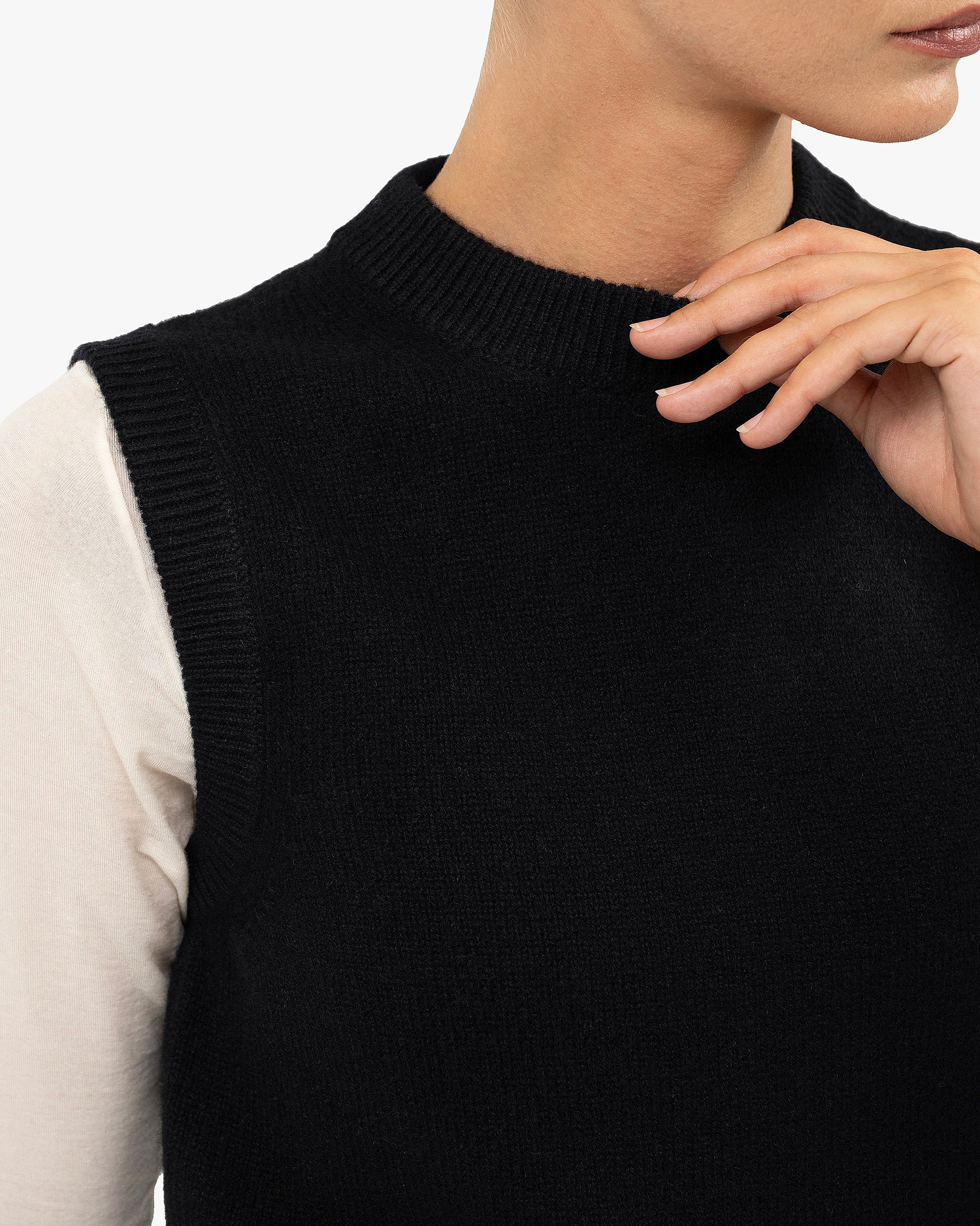Sorapis Cropped Vest - Black Cashmere
