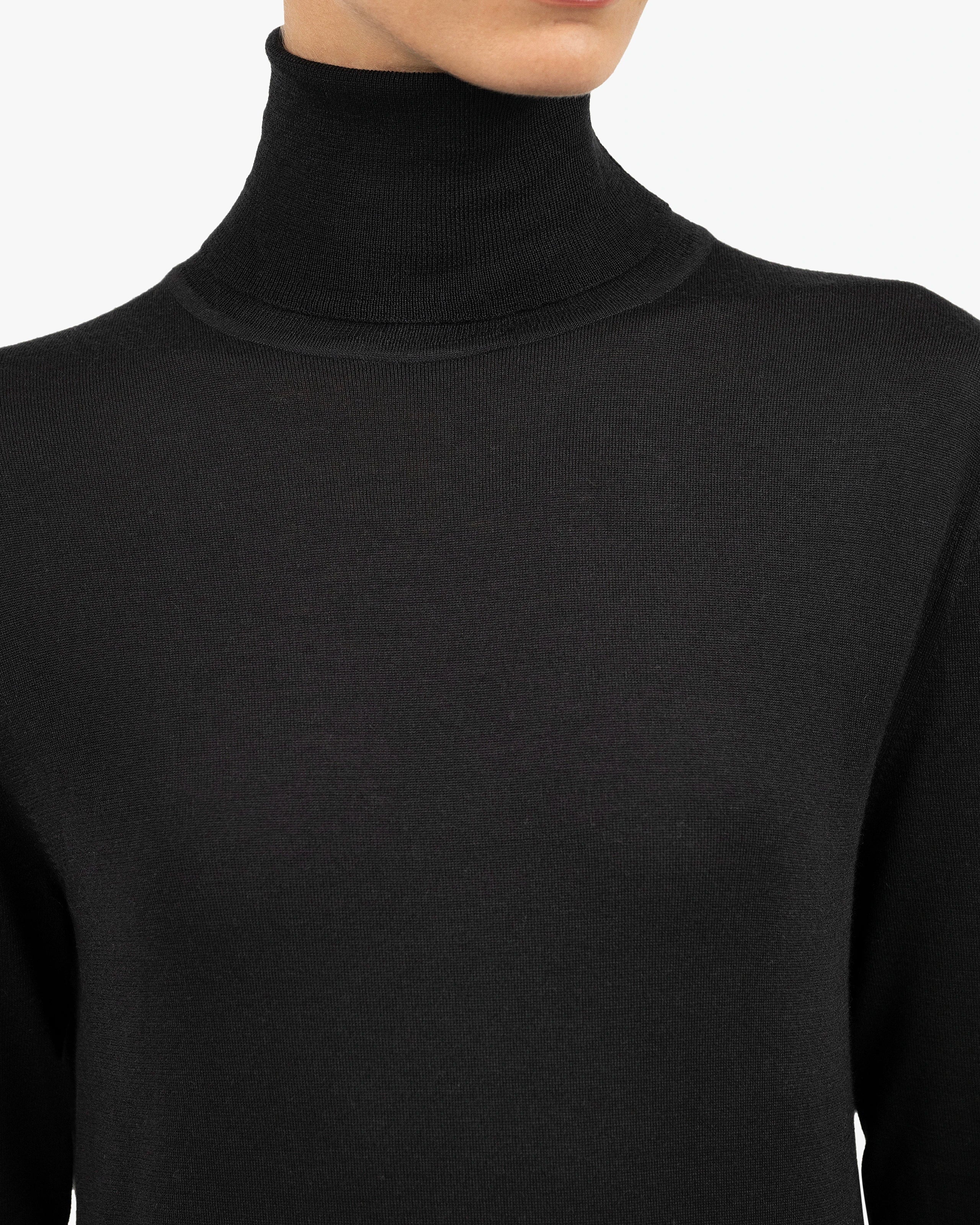 Women's Belvoir Turtleneck Sweater - Black Cashmere / Seta