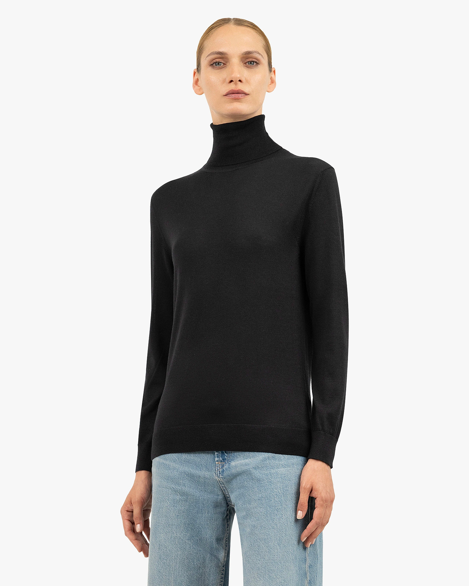 Women's Belvoir Turtleneck Sweater - Black Cashmere / Seta