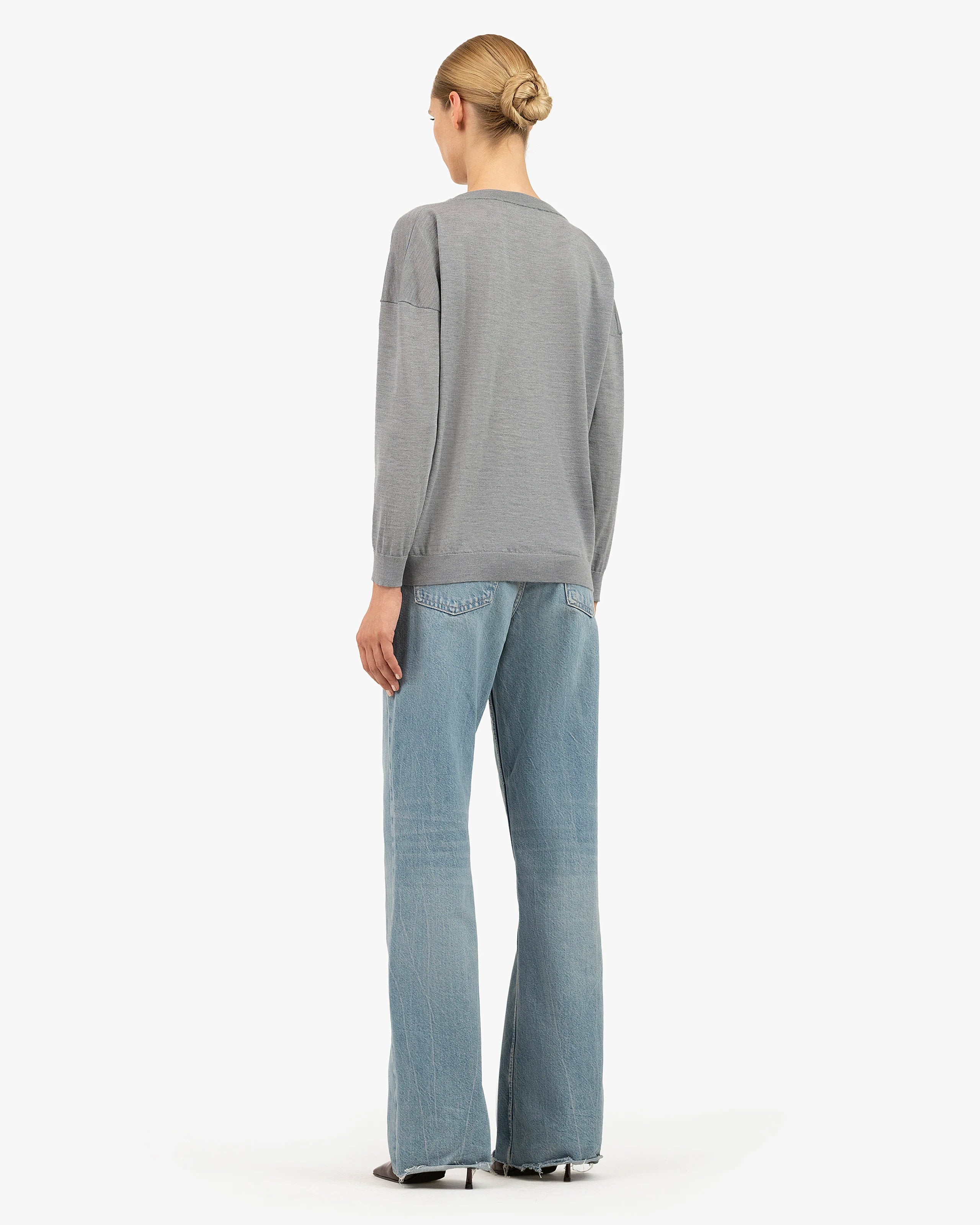 Women's Belvoir V-Neck Sweater - Grey Cashmere / Seta