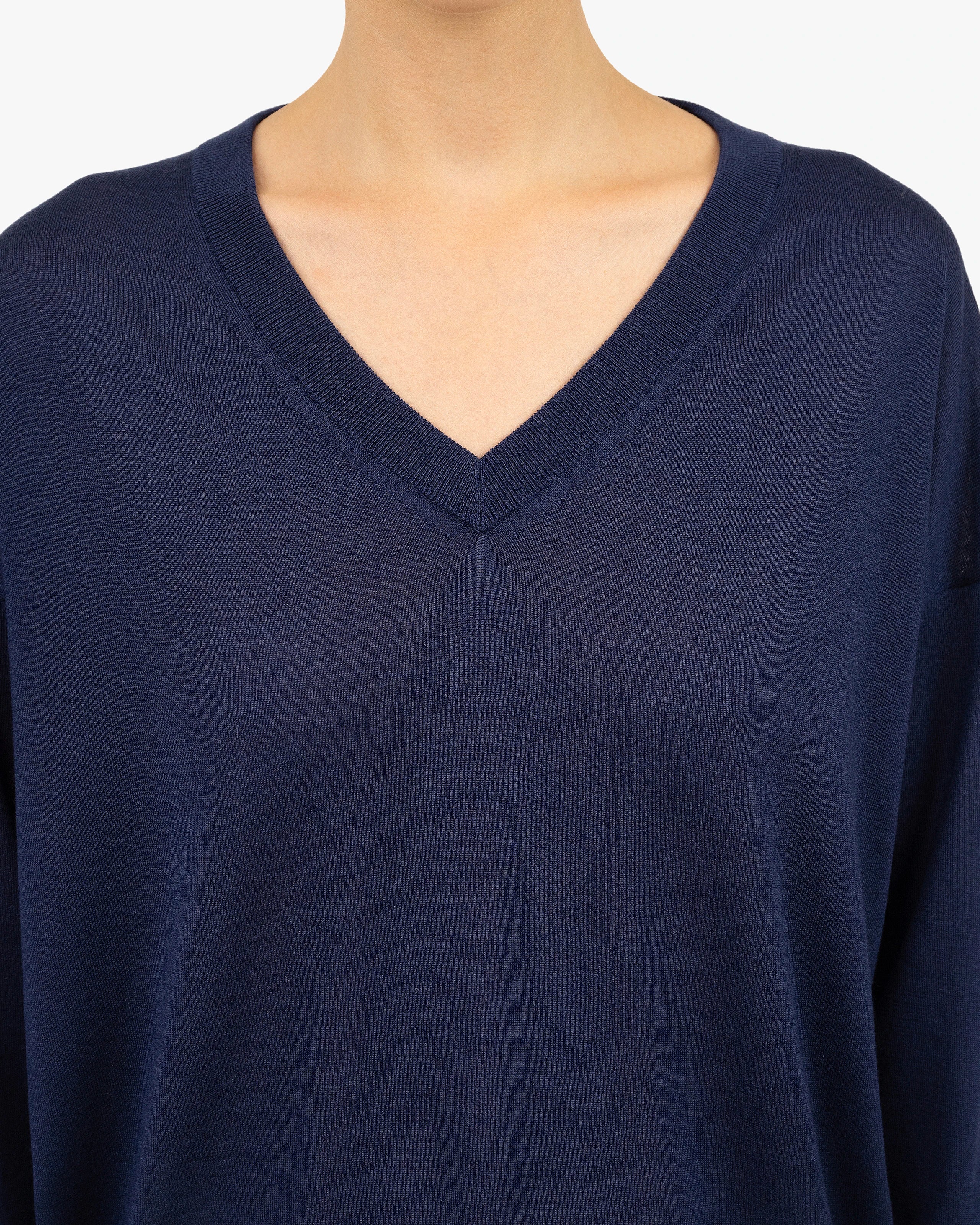 Women's Belvoir V-Neck Sweater - Blue Cashmere / Seta
