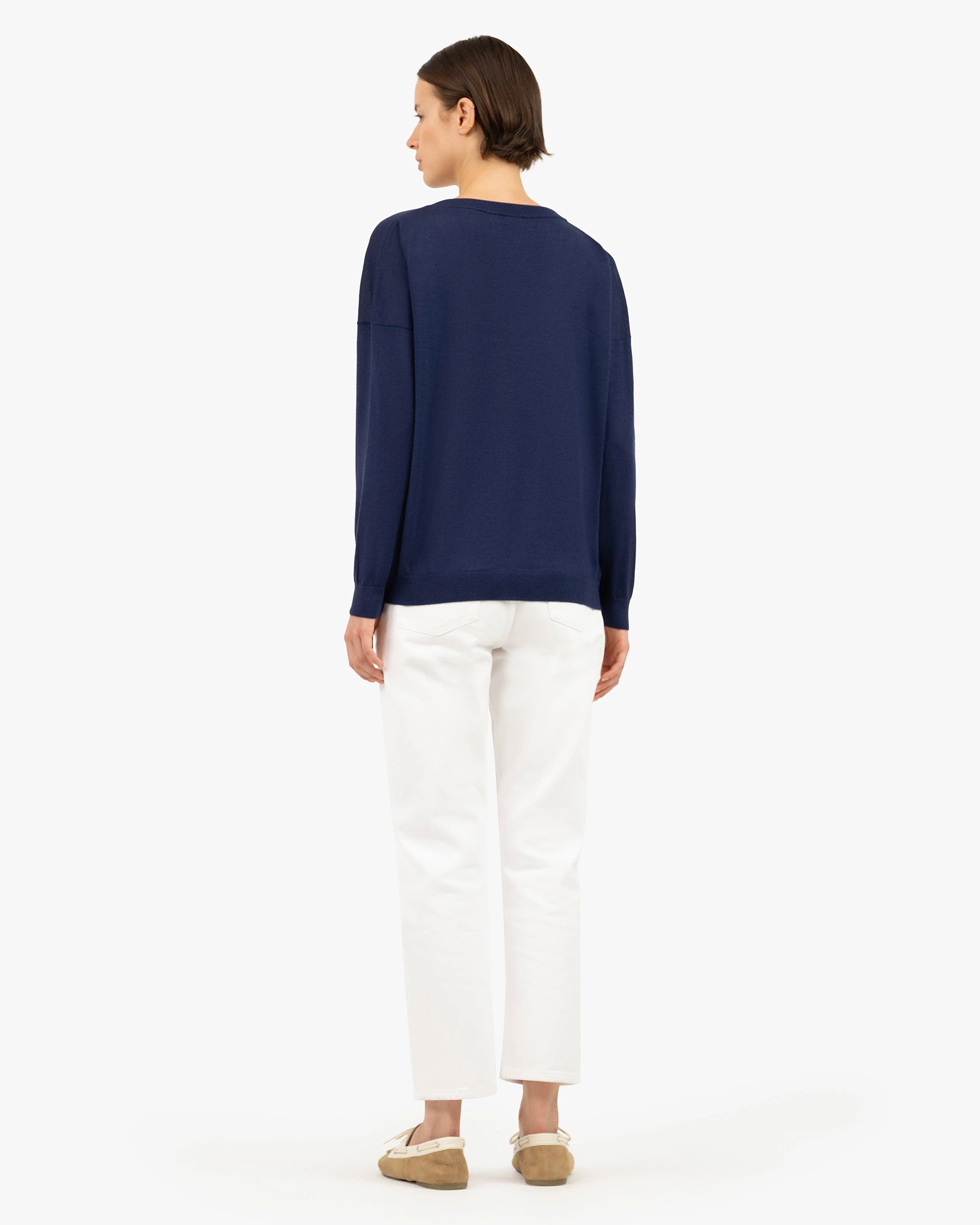 Women's Belvoir V-Neck Sweater - Blue Cashmere / Seta