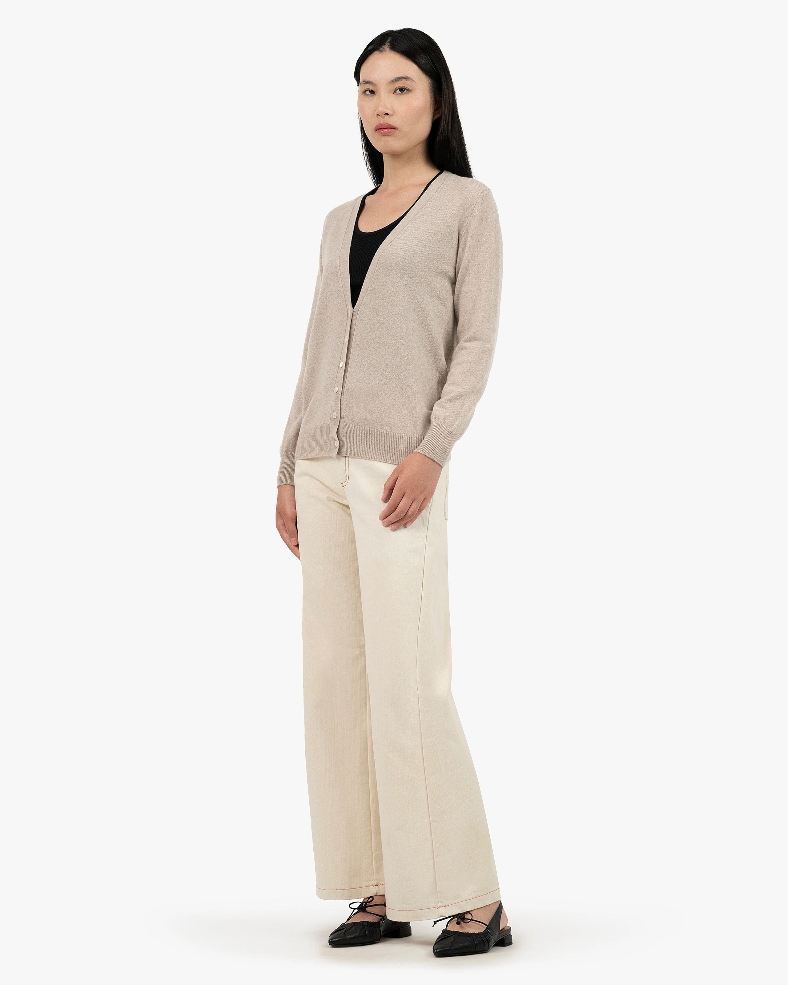 Women's Essential V-Neck Cardigan - Beige Cashmere
