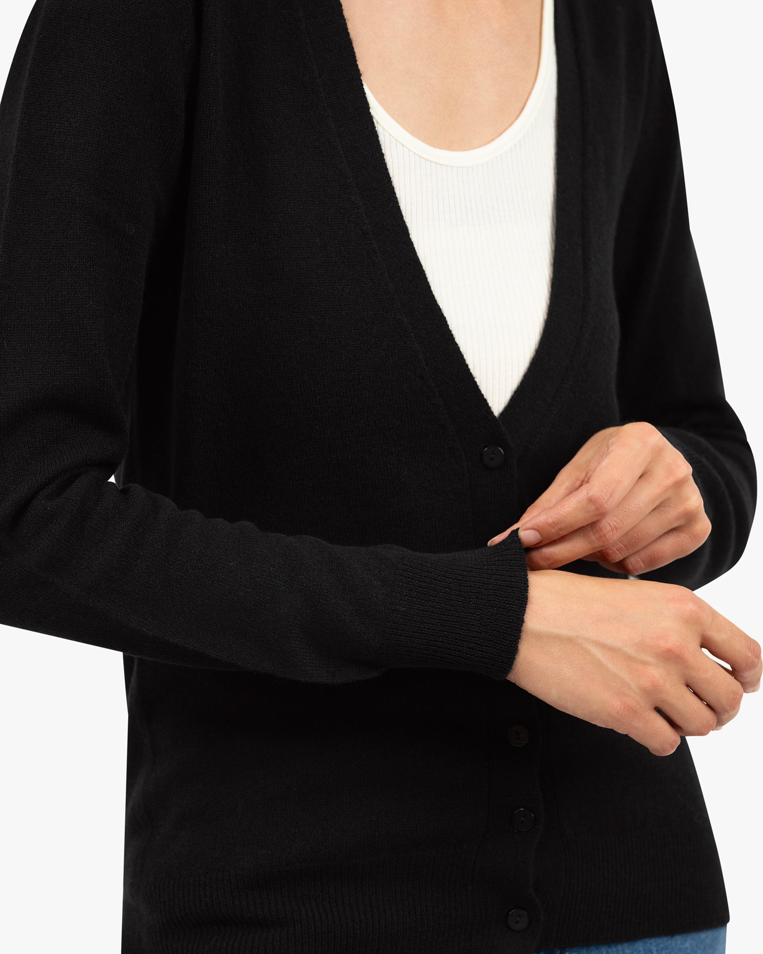 Women's Essential V-Neck Cardigan - Black Cashmere