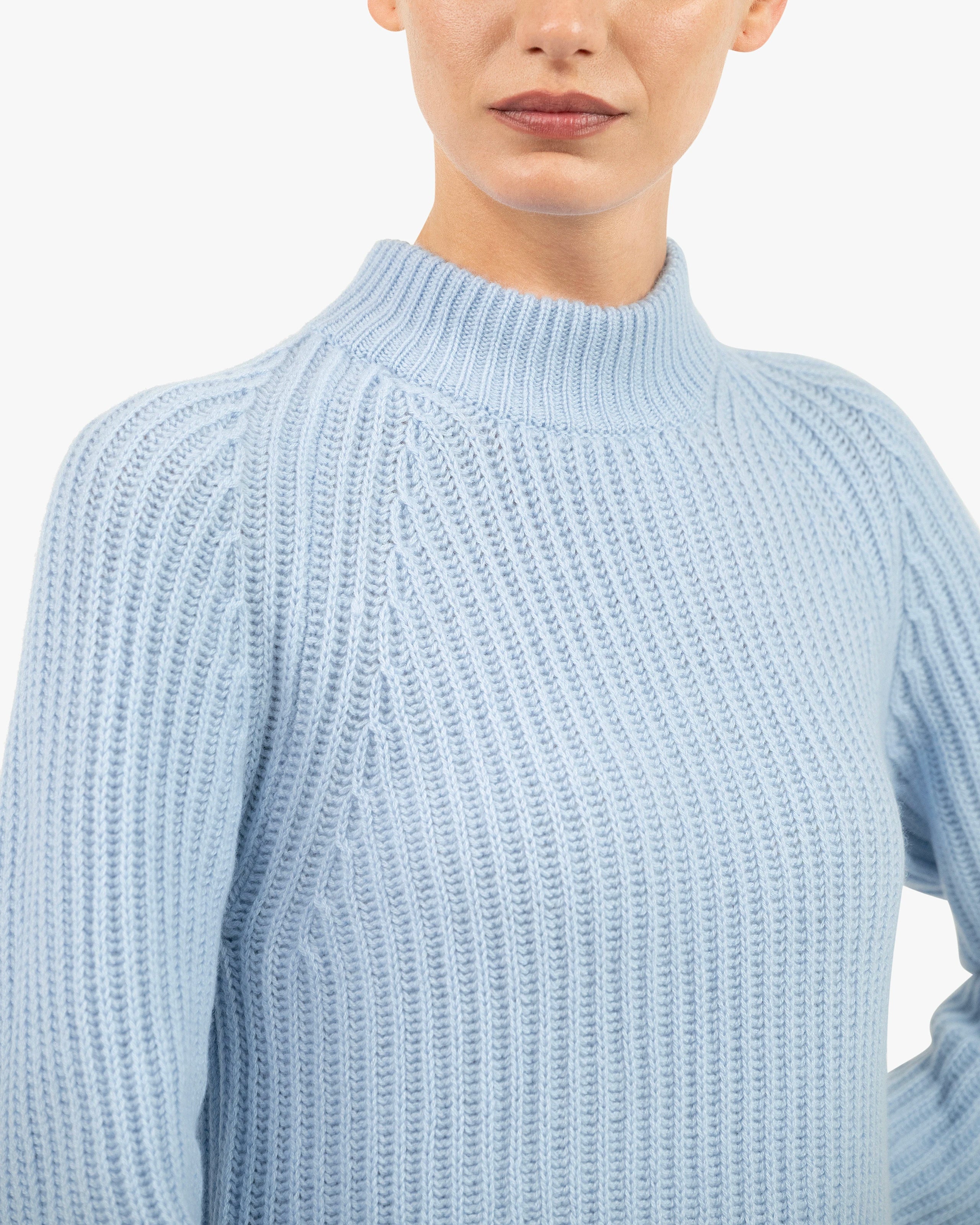 Women's Celerina Crew Neck Sweater - Light Blue Cashmere