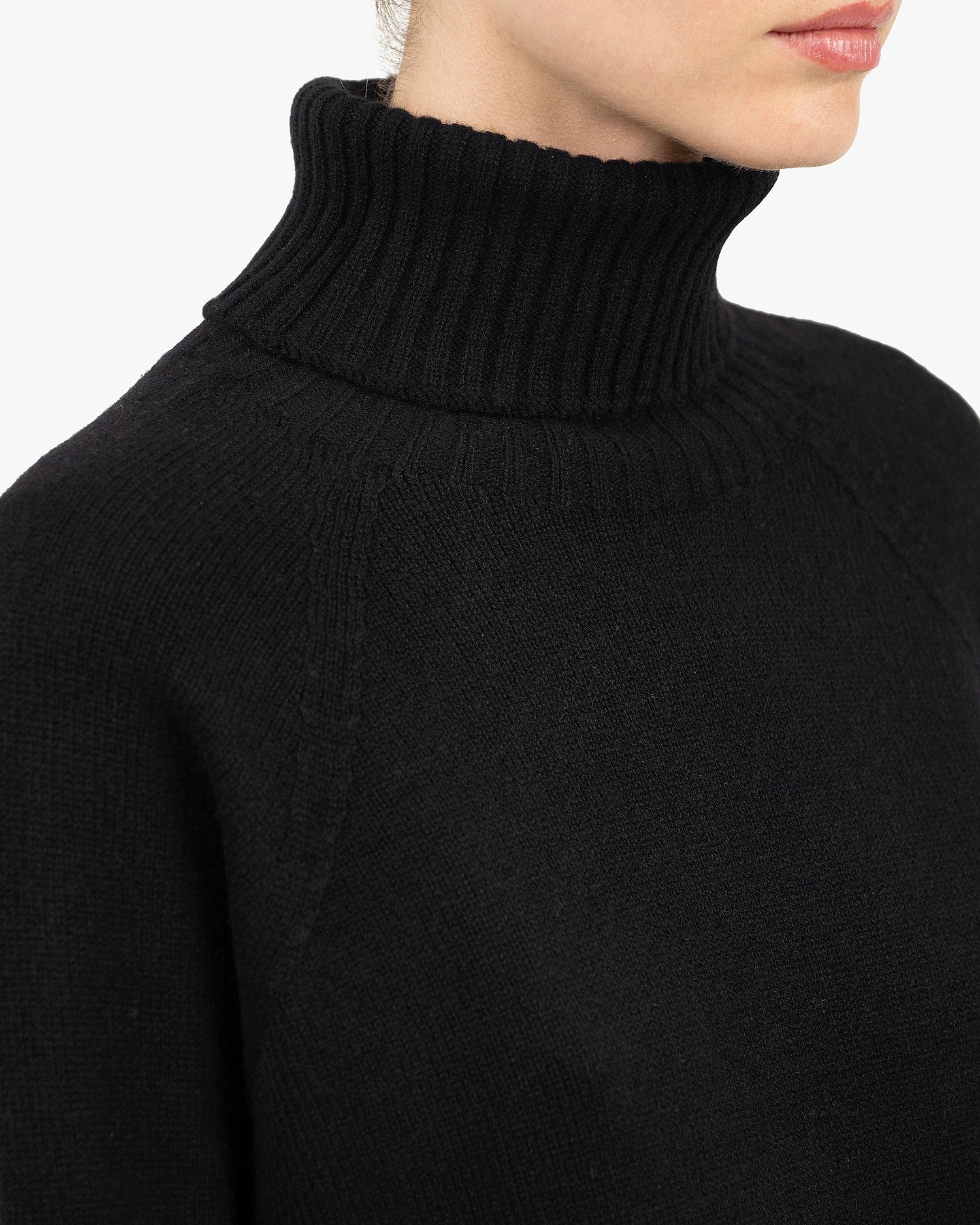 Women's Cortona Turtleneck Sweater - Black Cashmere