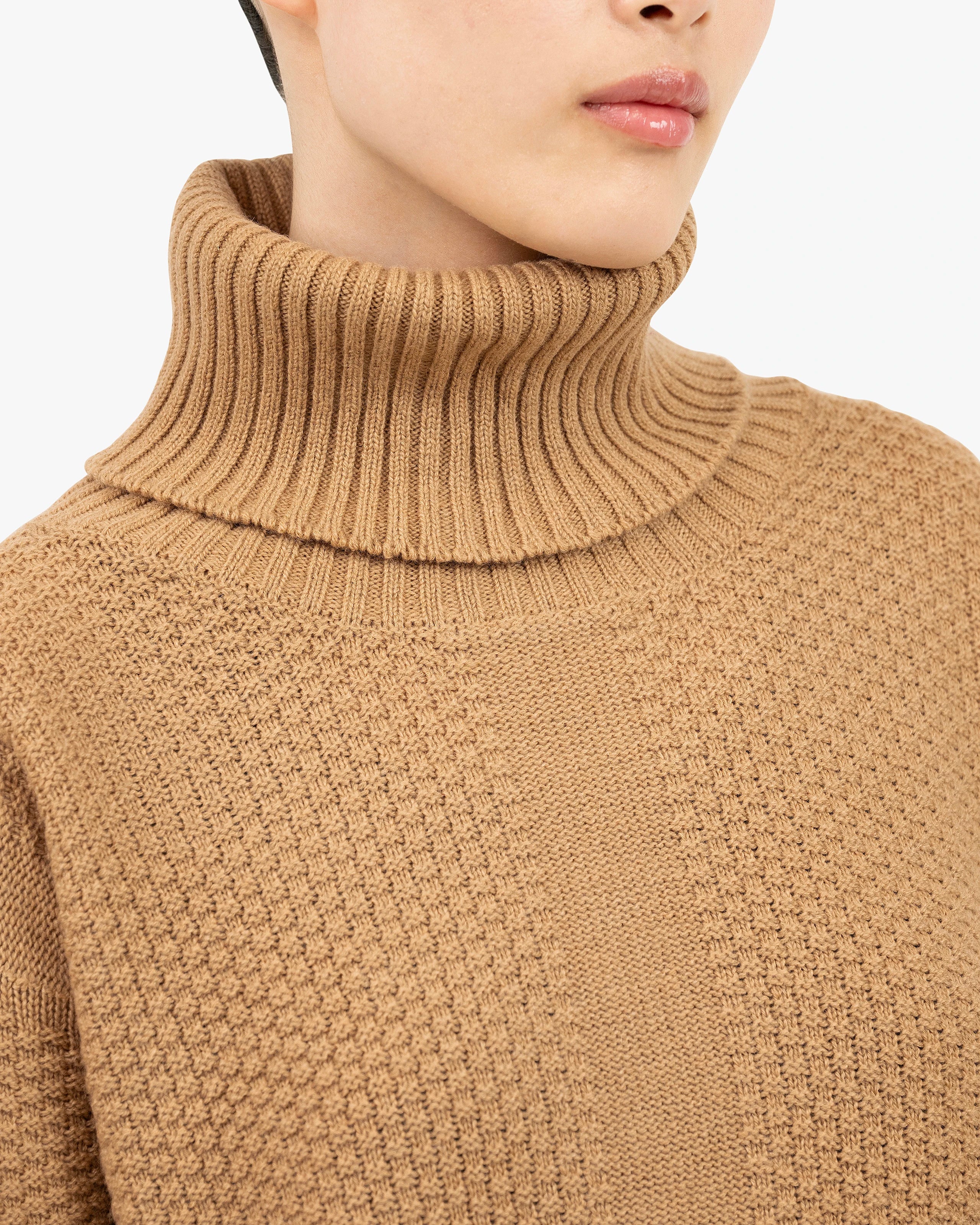 Women's Dalmar Turtleneck Sweater - Camel Merino / Cashmere