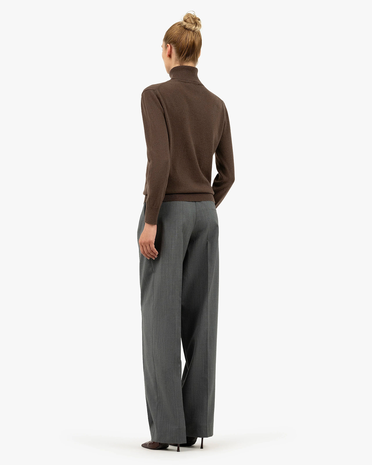 Women's Essential Turtleneck Sweater - Brown Cashmere