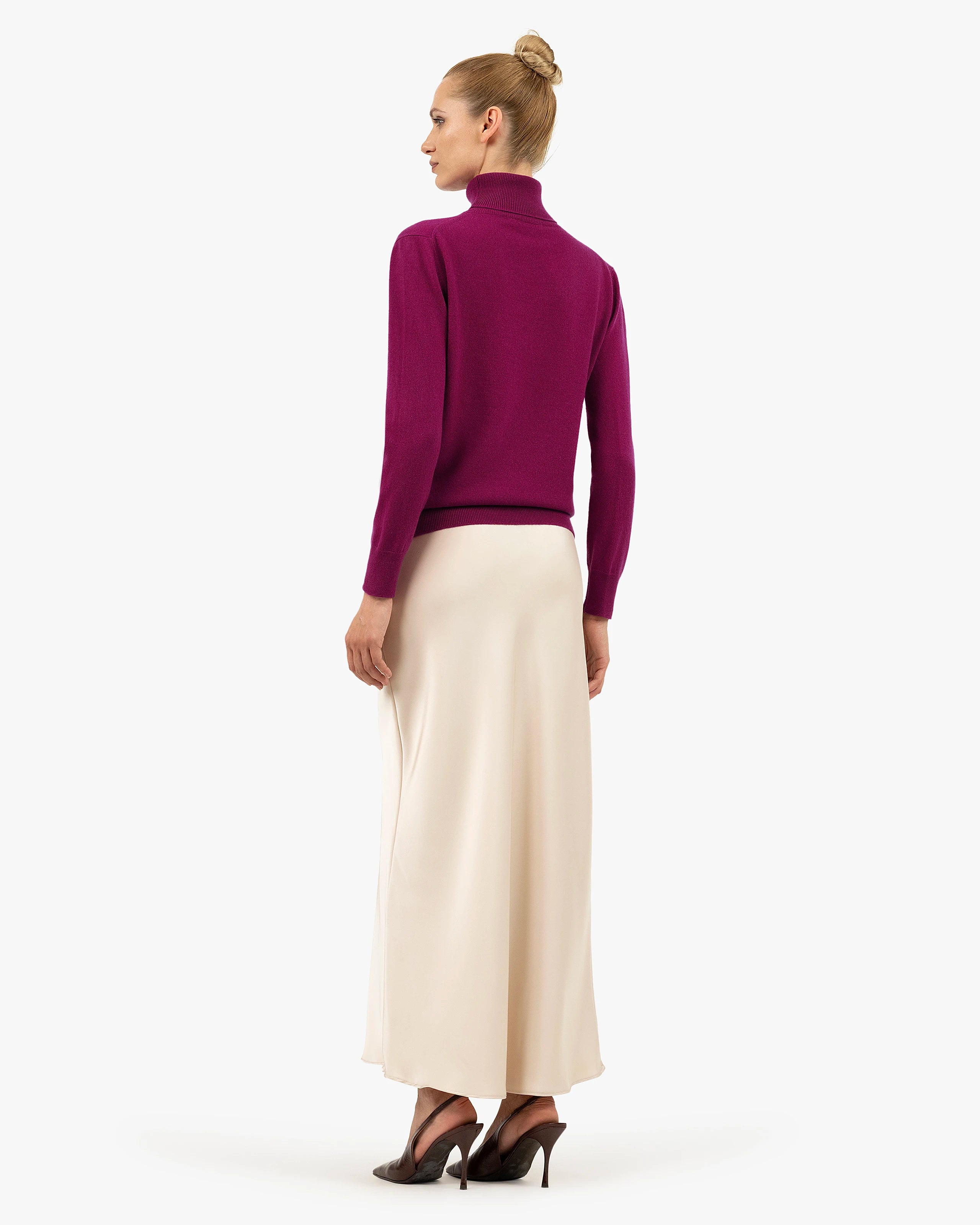 Women's Essential Turtleneck Sweater - Magenta Cashmere
