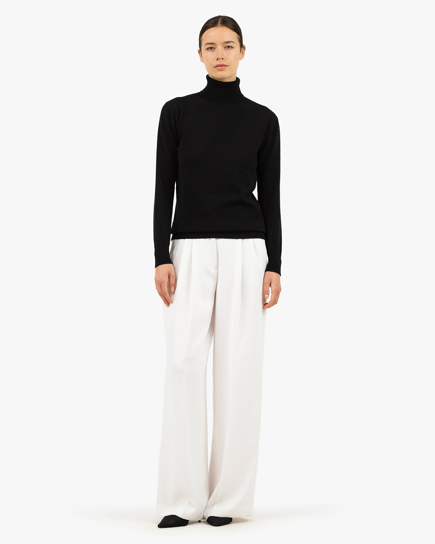 Women's Essential Turtleneck Sweater - Black Cashmere