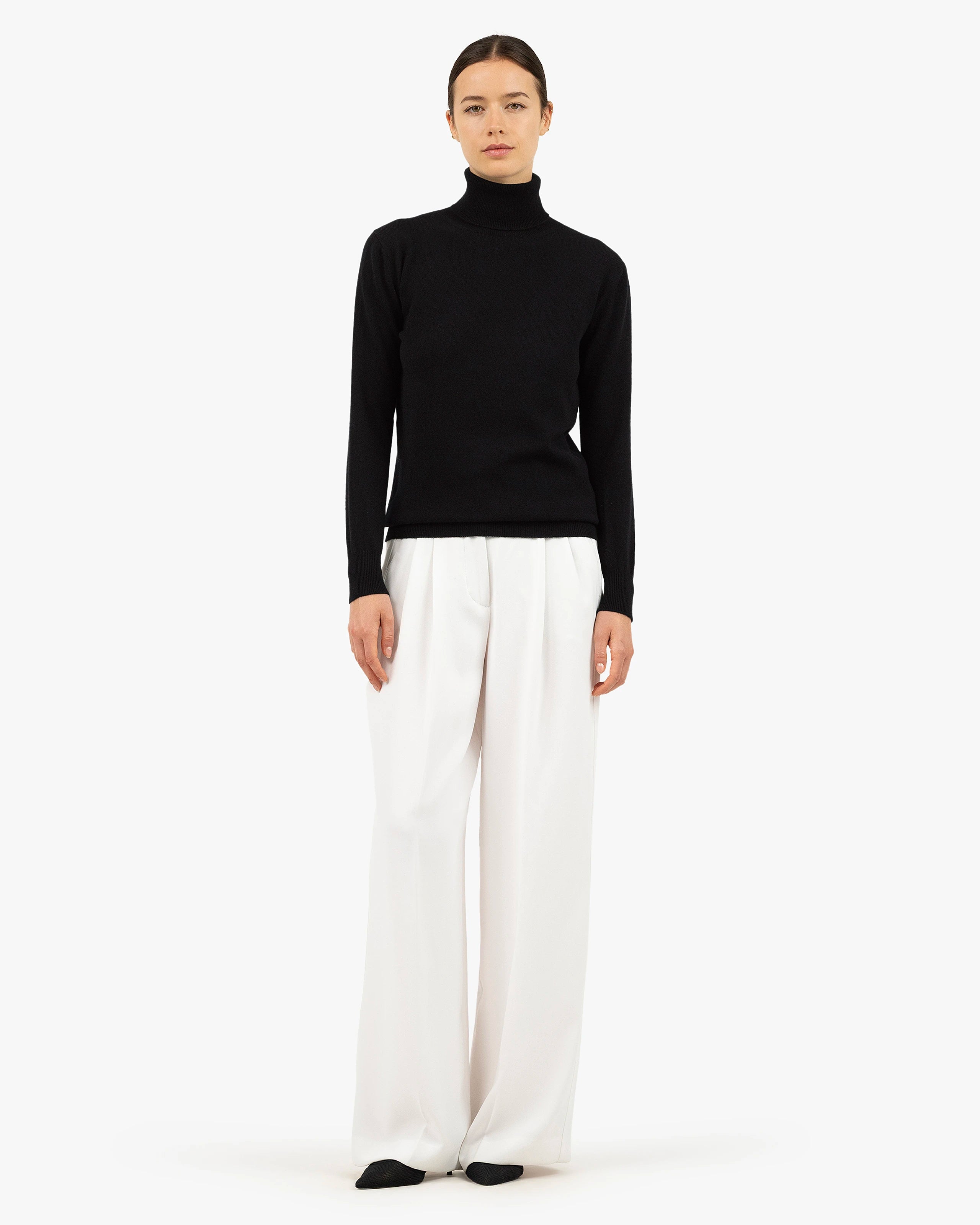 Women's Essential Turtleneck Sweater - Black Cashmere